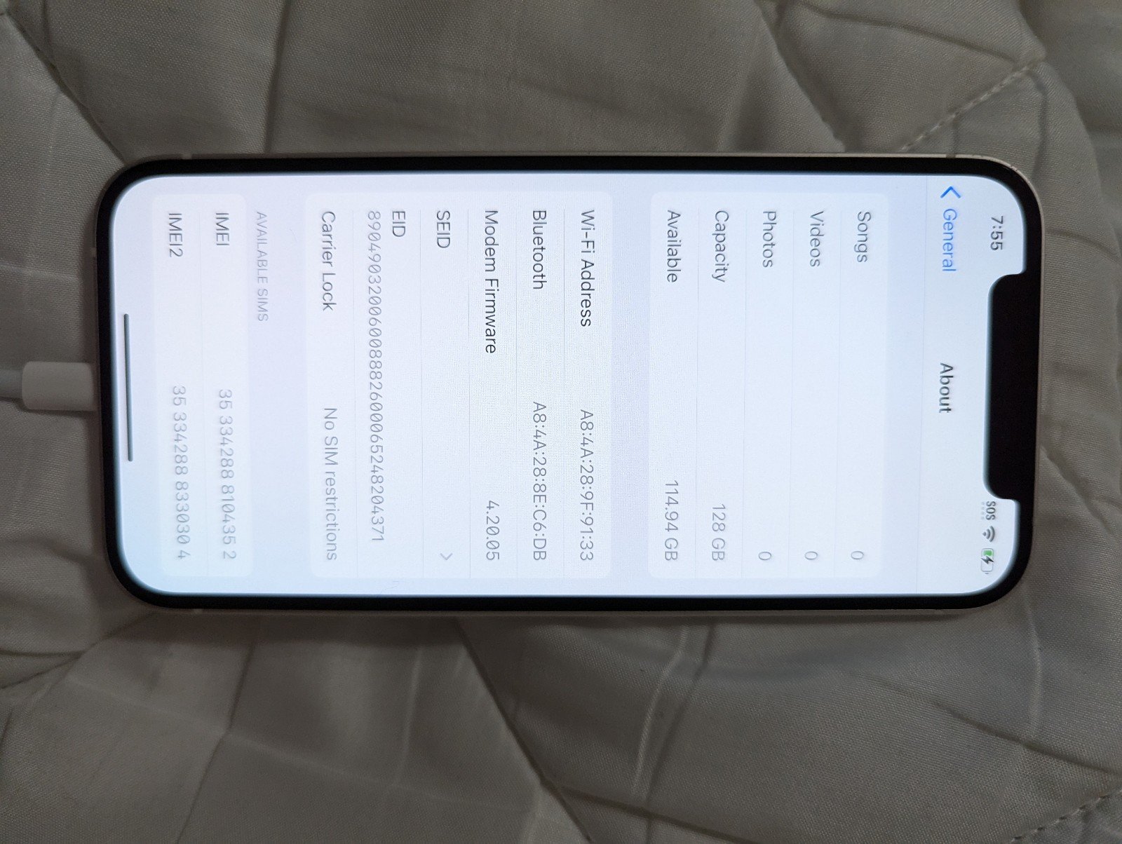 Apple iPhone 12 128 GB in White 8Y76