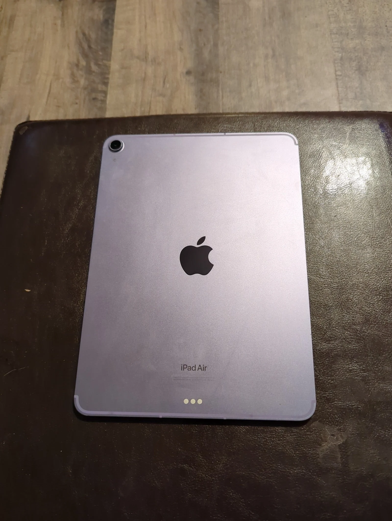Barley used Ipad Air 5th gen 8Z86