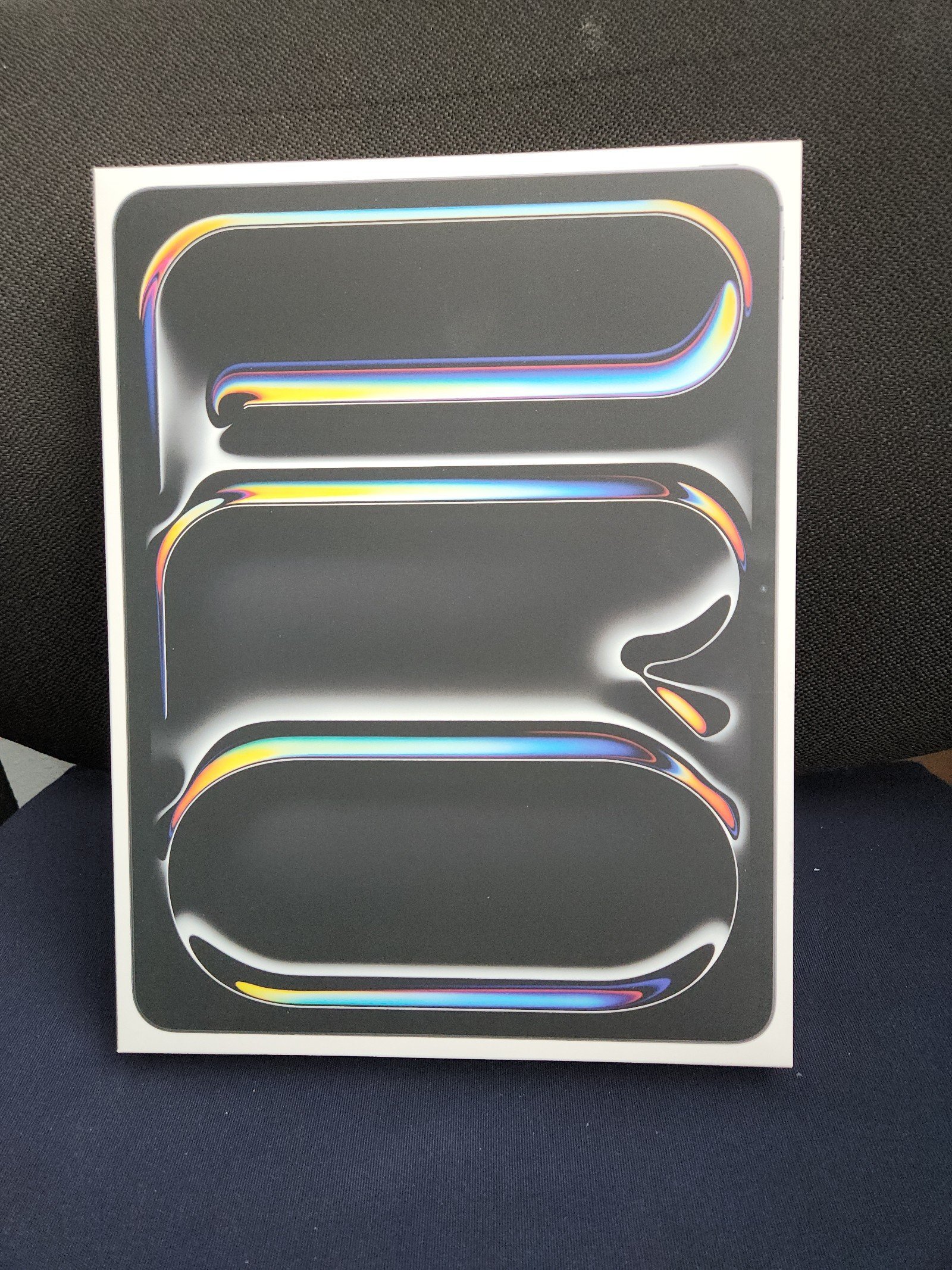 Apple iPad Pro 13-Inch (M4): Ultra Retina XDR display, 256GB, Wi-Fi 6E + 5G Cell