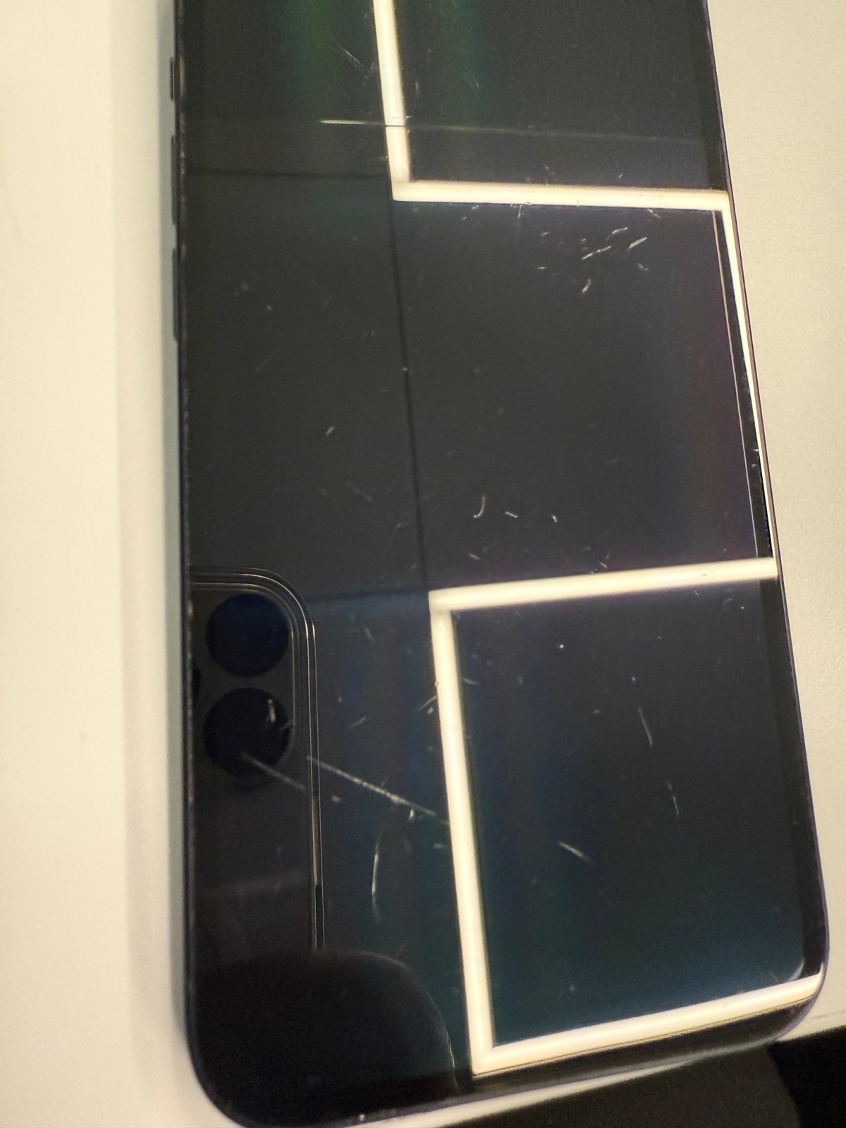 iPhone 14 256 gb- unlocked 2J63