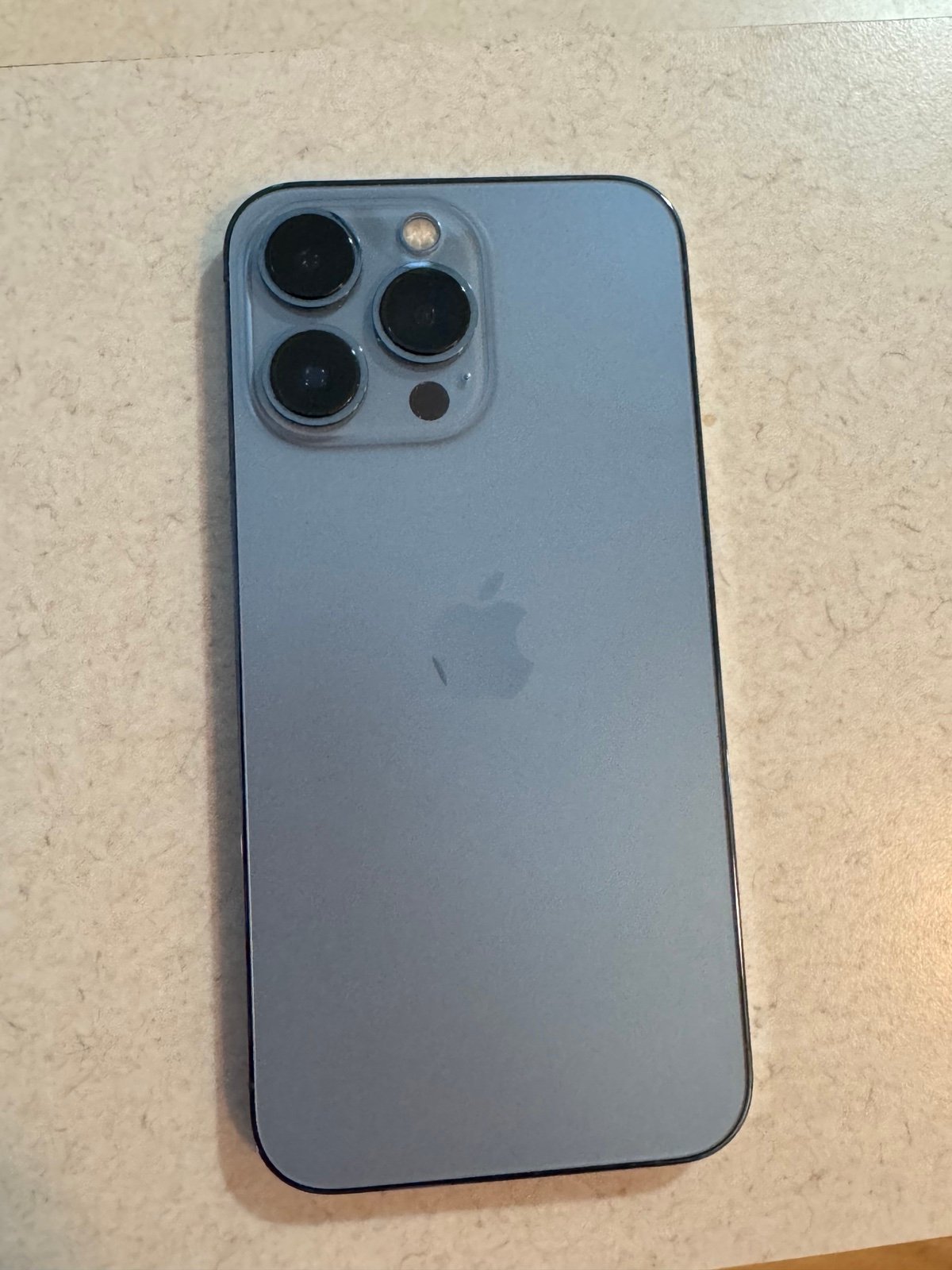 Apple iPhone 13 Pro 128gb SIERRA BLUE! UNLOCKED 3Q35