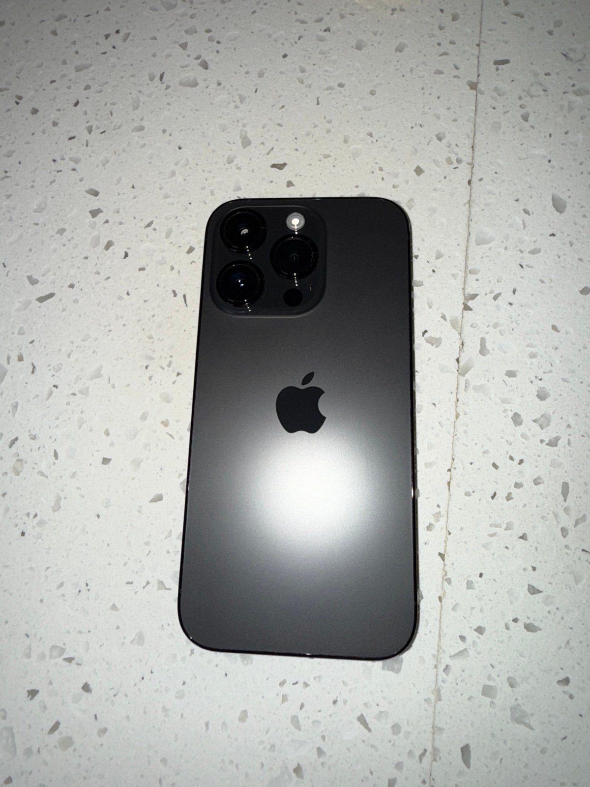 Unlocked Apple iPhone 14 Pro 256 GB in Space Black 8B87