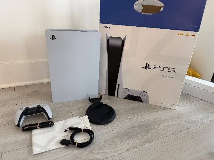 PlayStation 5 Disc Version Full Set with Madden 23 8Z12