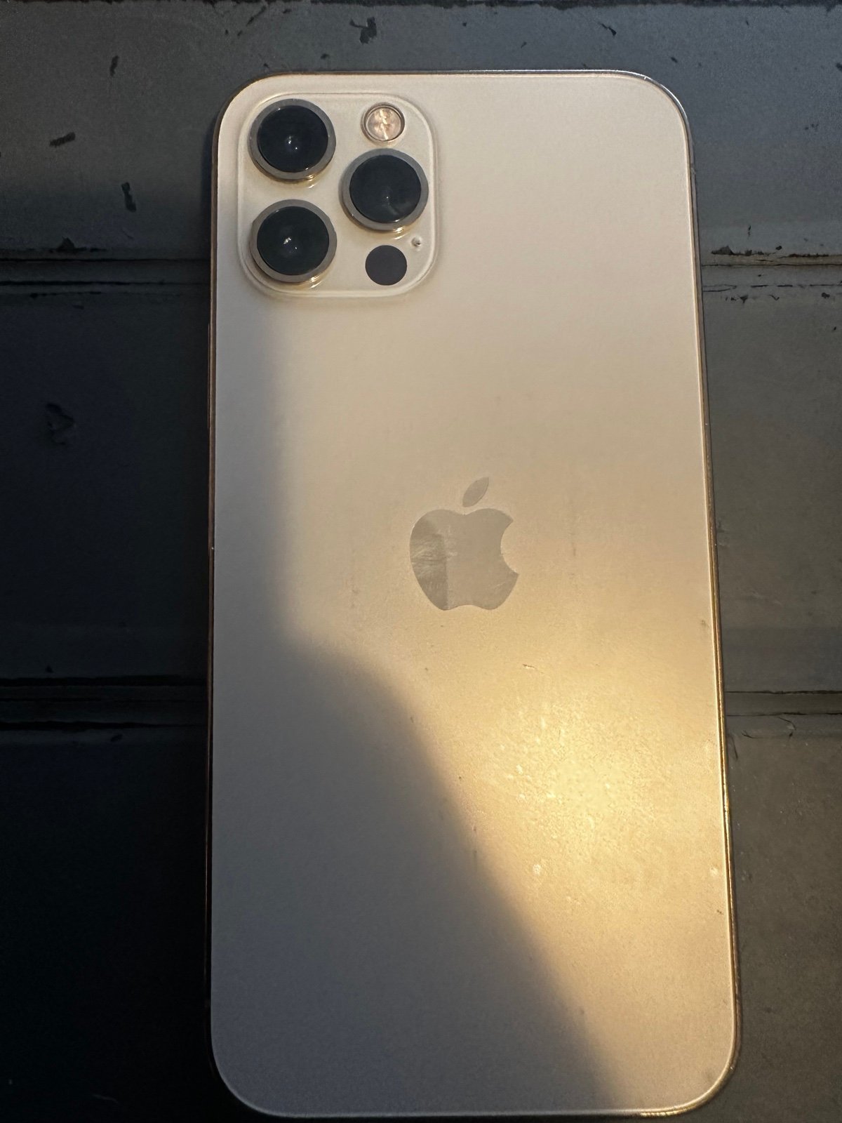 Apple iPhone 12 Pro 256 GB in Gold for Unlocked 3R19