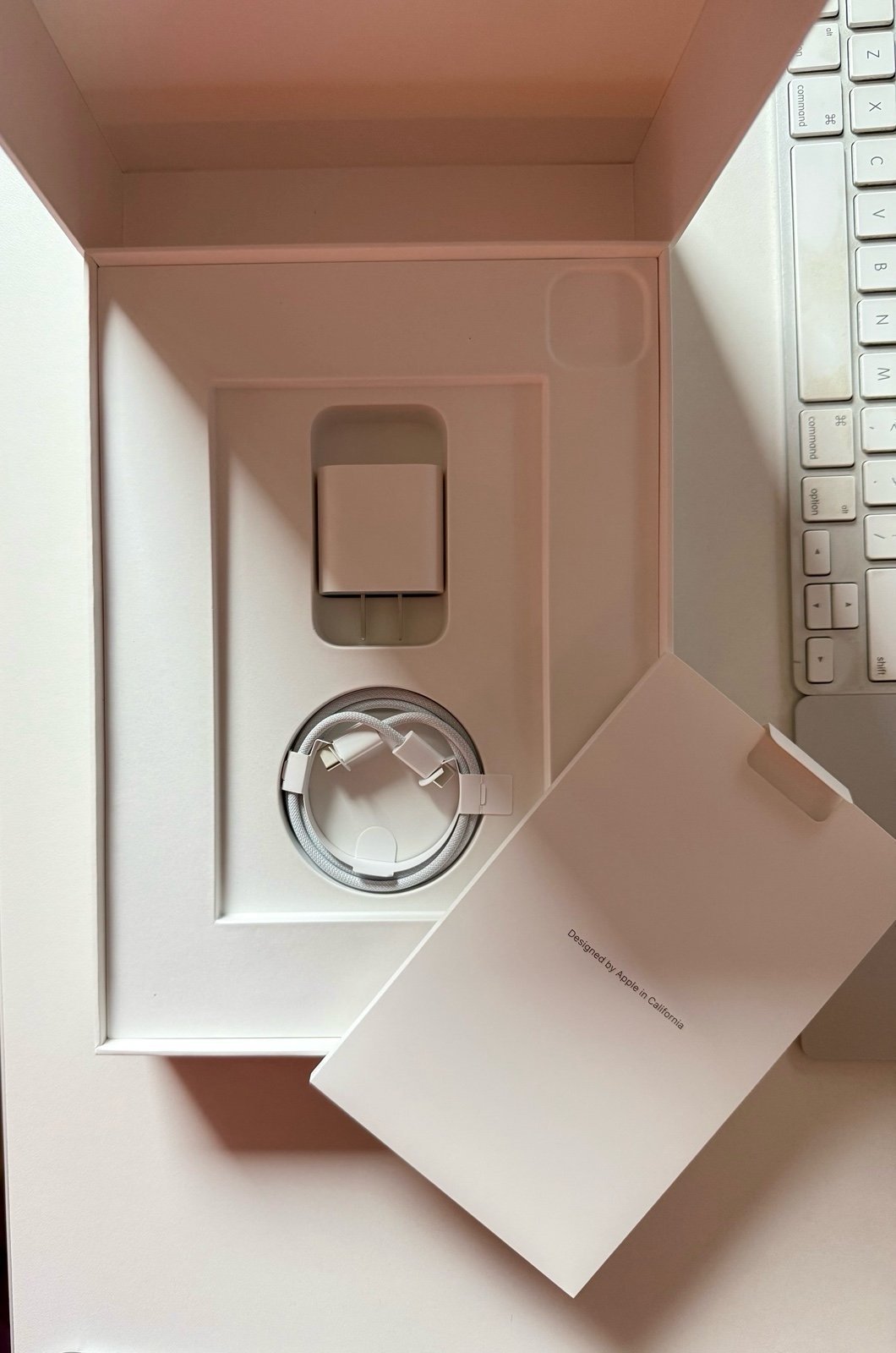 [Mint] iPad Pro M2 11 inch 128 GB | 4th Gen | Cellular Unlocked RESERVED 9P67