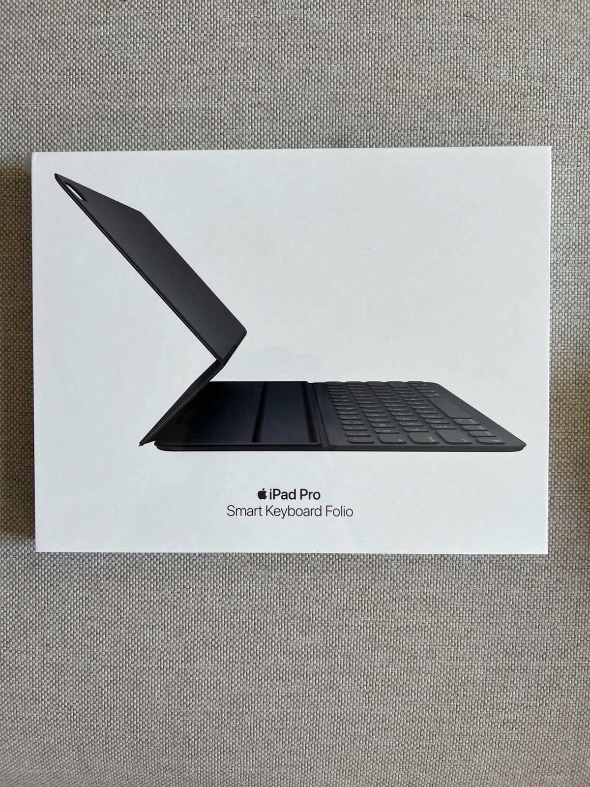 brand new ipad pro 12.9-inch wi-fi 512gb (3rd gen) + smart keyboard folio 9T28