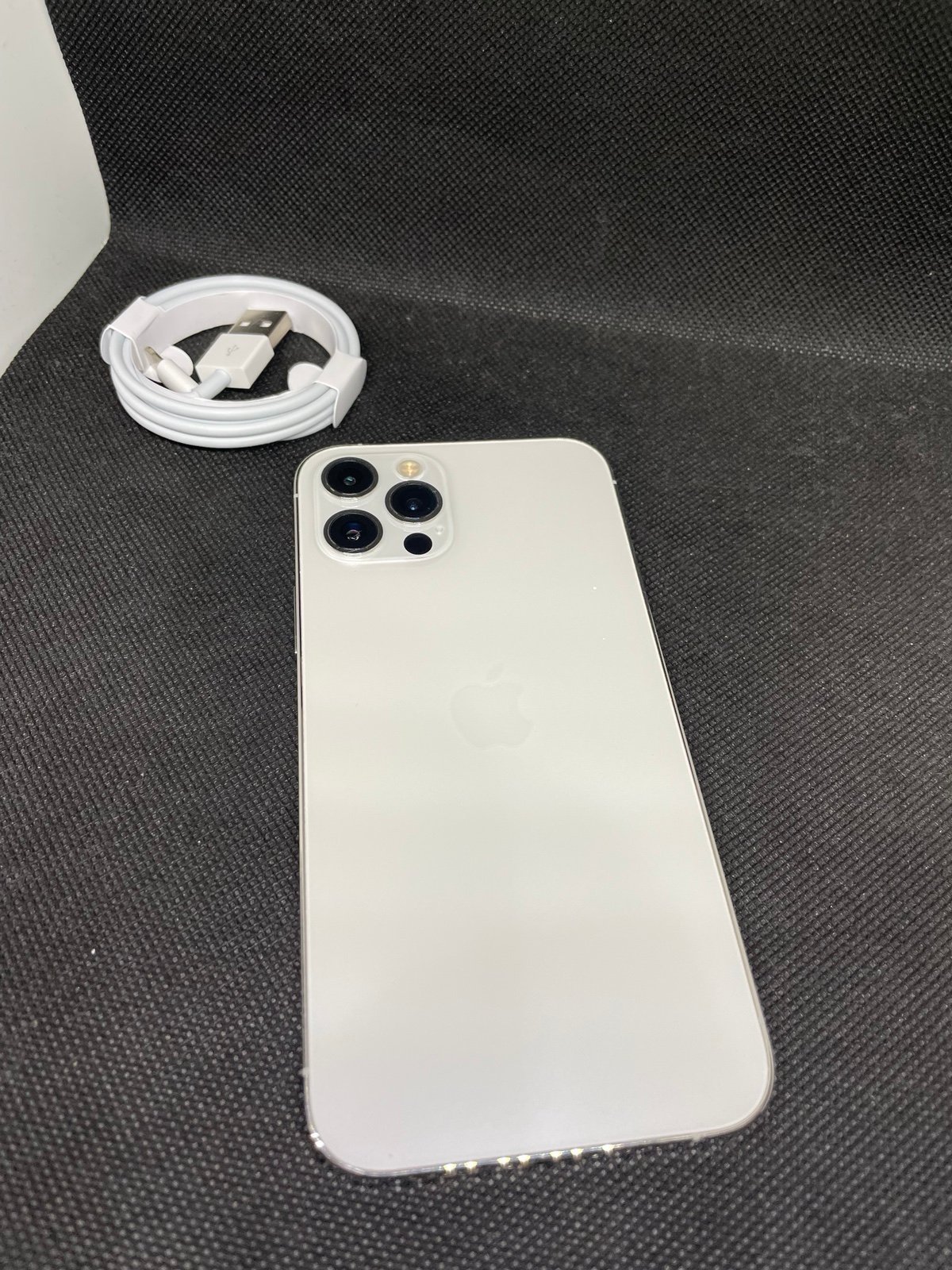 Apple iPhone 12 Pro 128 GB in Silver for Unlocked 2L82