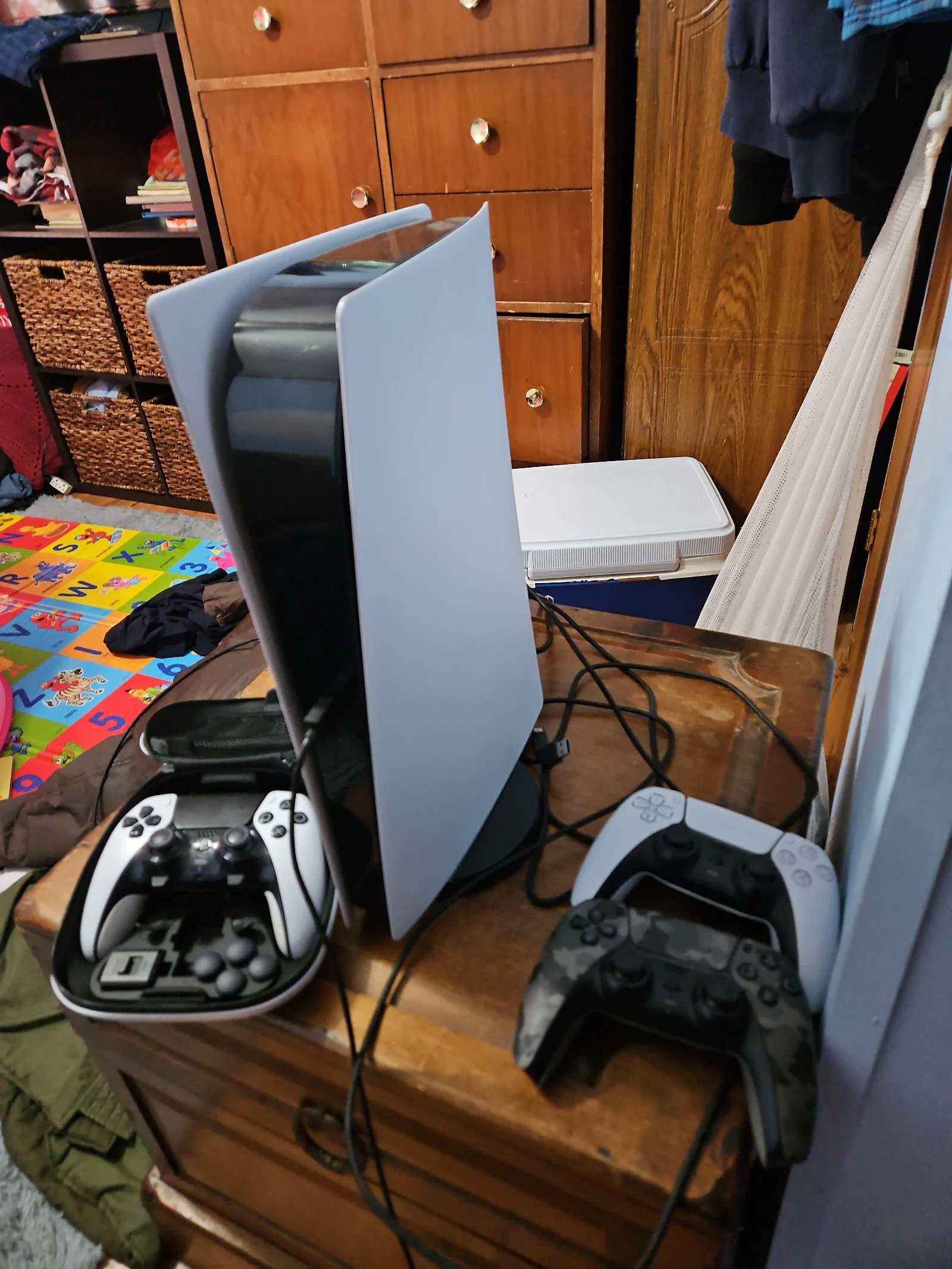 PlayStation 5 Digital Edition White 825GB with dualsense edge 5B98