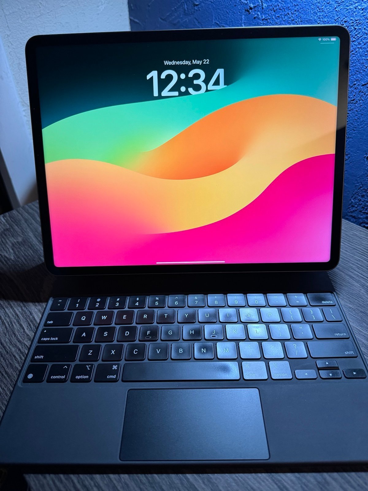 iPad Pro 12.9 (5th gen - Wi-Fi) 256 GB + Magic Keyboard 1U83