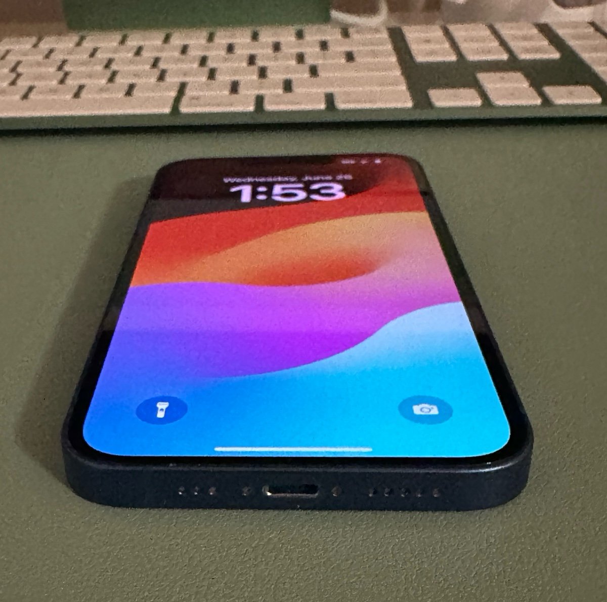 Apple IPhone 13 • 256 gb 9E31