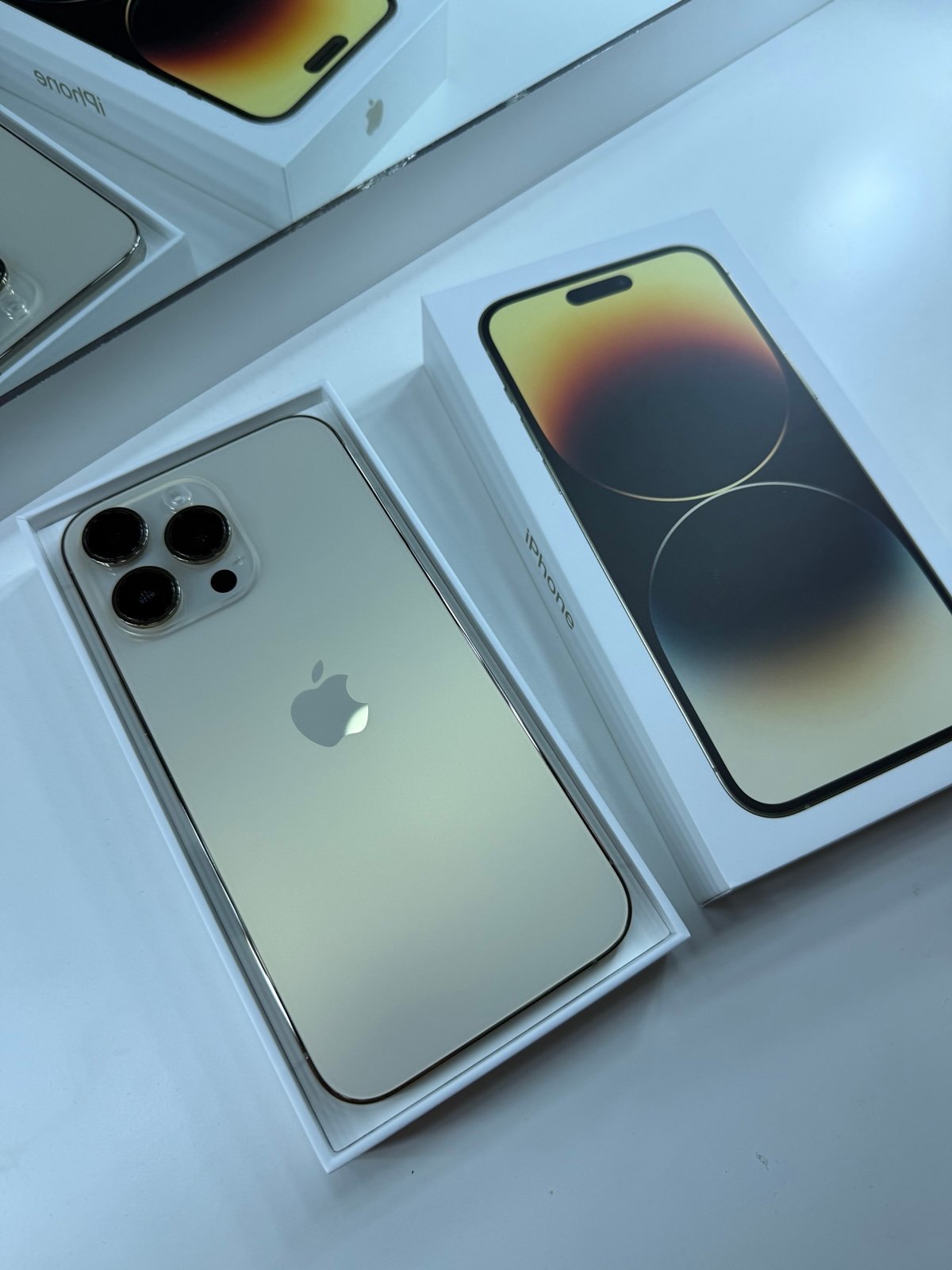 iPhone 14 Pro Max unlocked 8X83