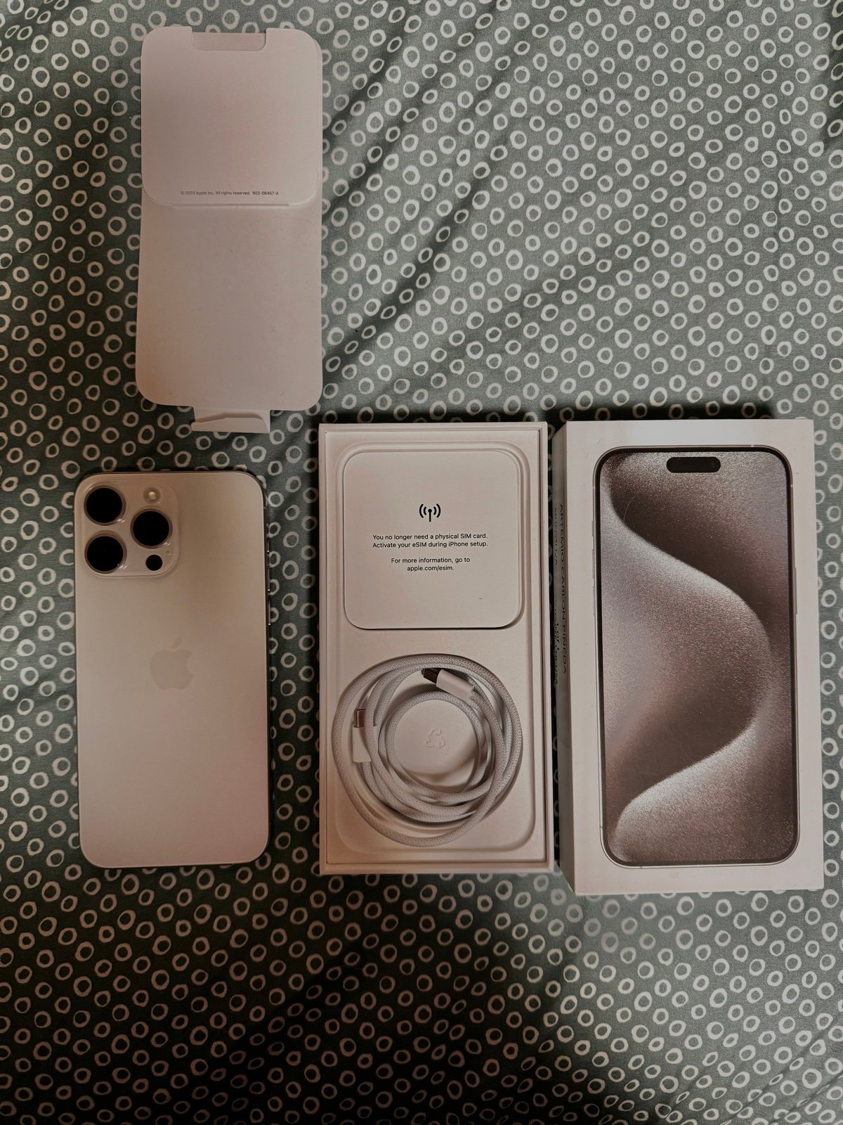 Apple iphone 15 pro max unlocked 1TB 7U72