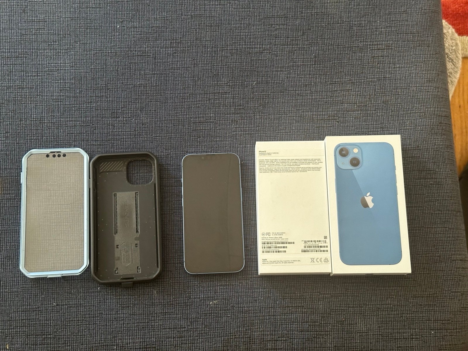 UNLOCKED iPhone 13 128gb BLUE 6R29