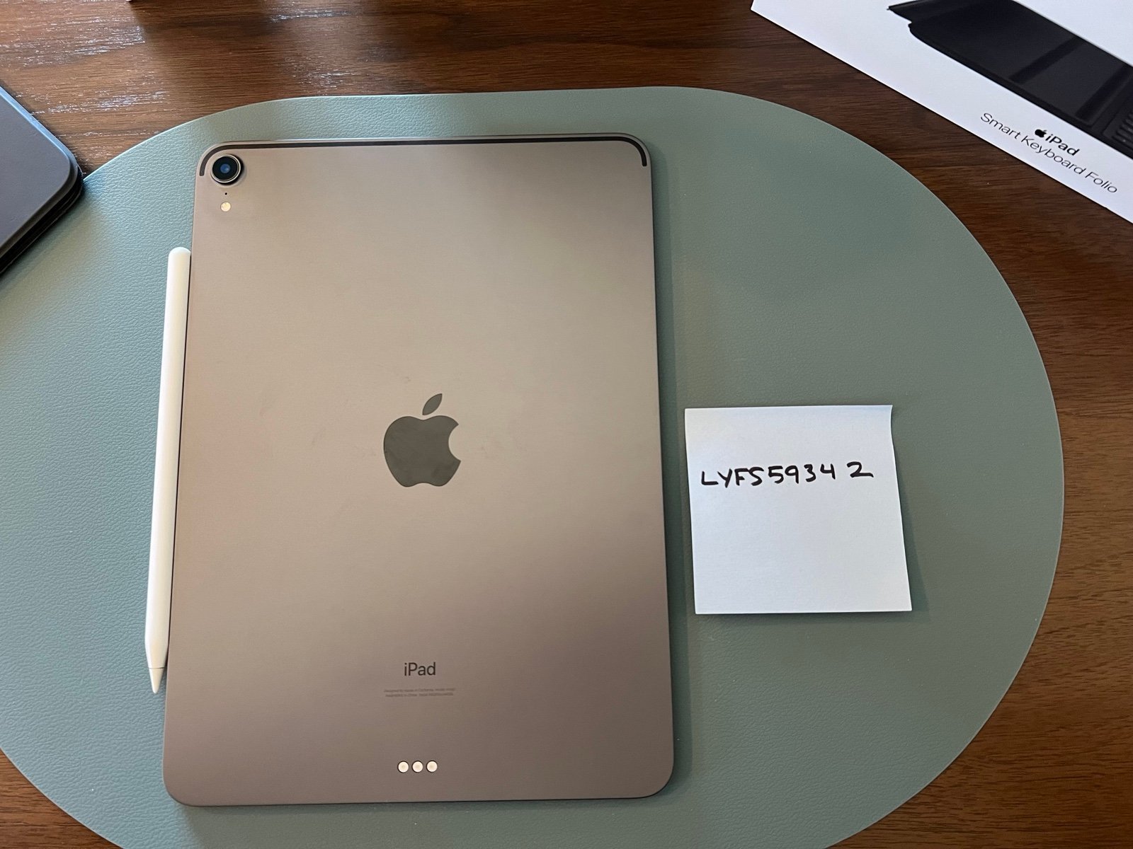 Apple iPad Pro 11” (2018) Plus Accessories 5W57