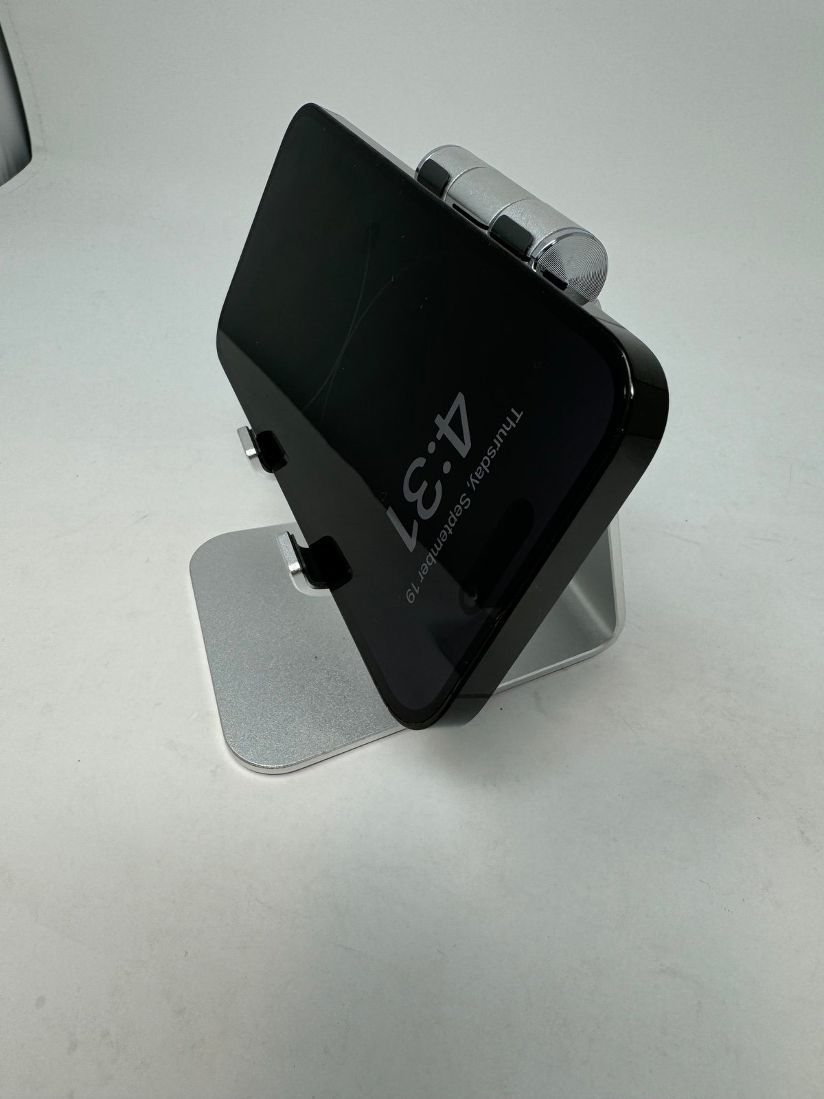 Apple iPhone 14 Pro 128 GB in Space Black for Verizon 9O93