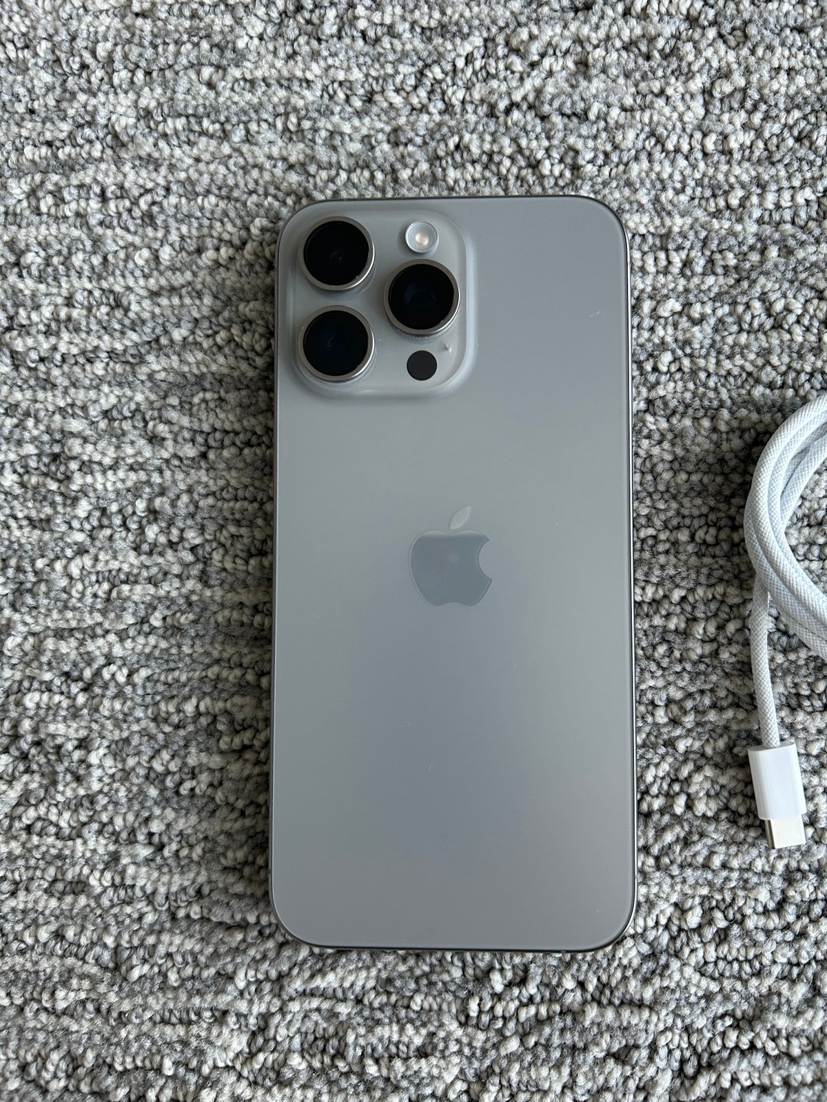 iphone 15 pro max unlocked 2V18