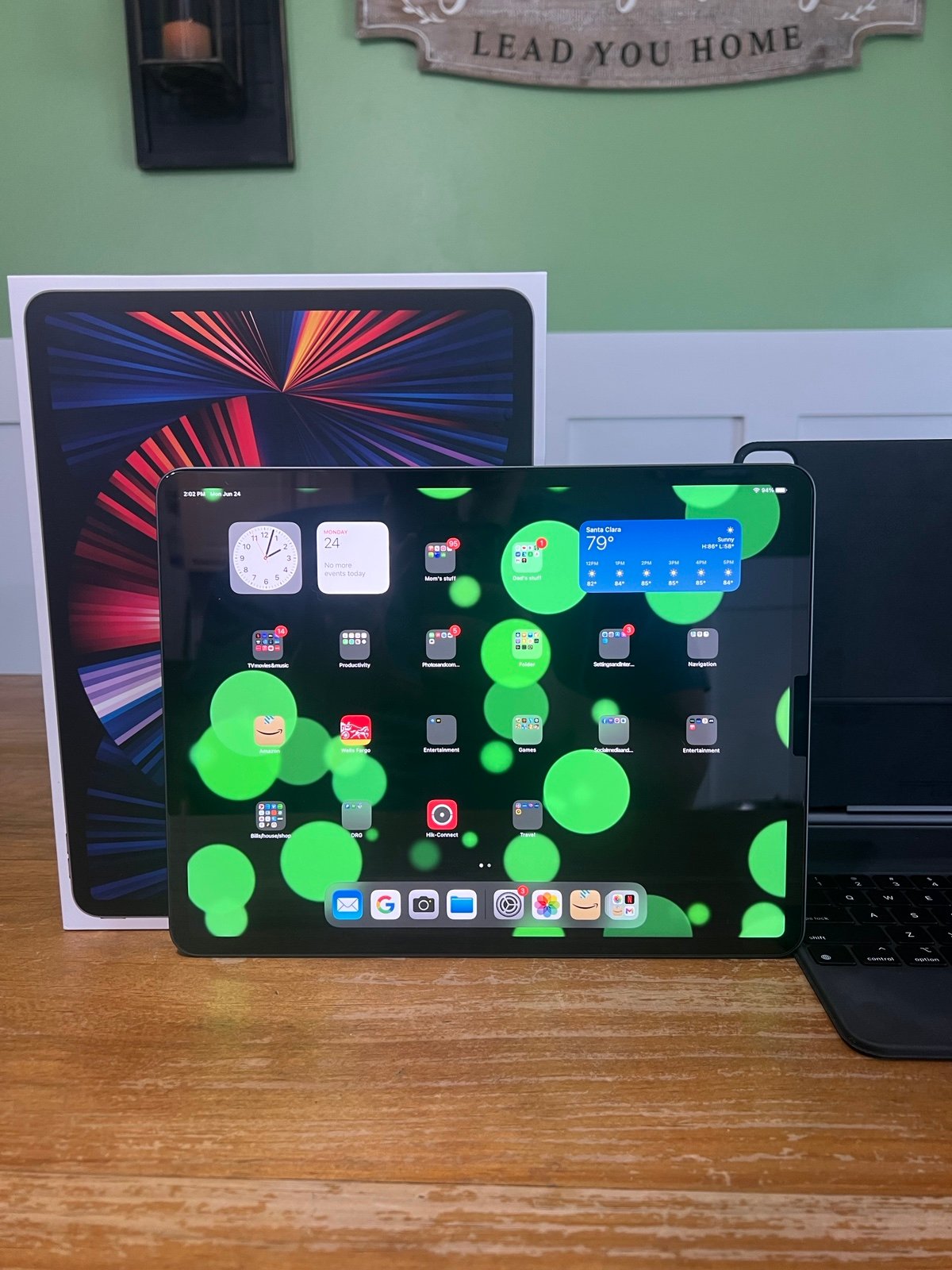 Like New iPad Pro- 12.9” 5th Generation 128GB 6E25