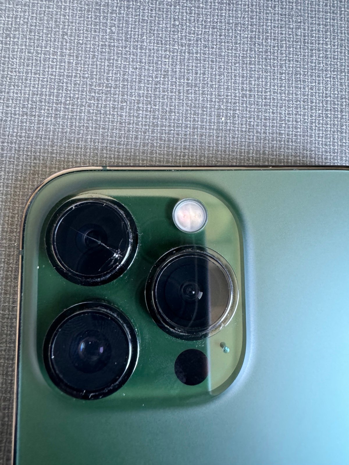 Apple iPhone 13 Pro 1G75