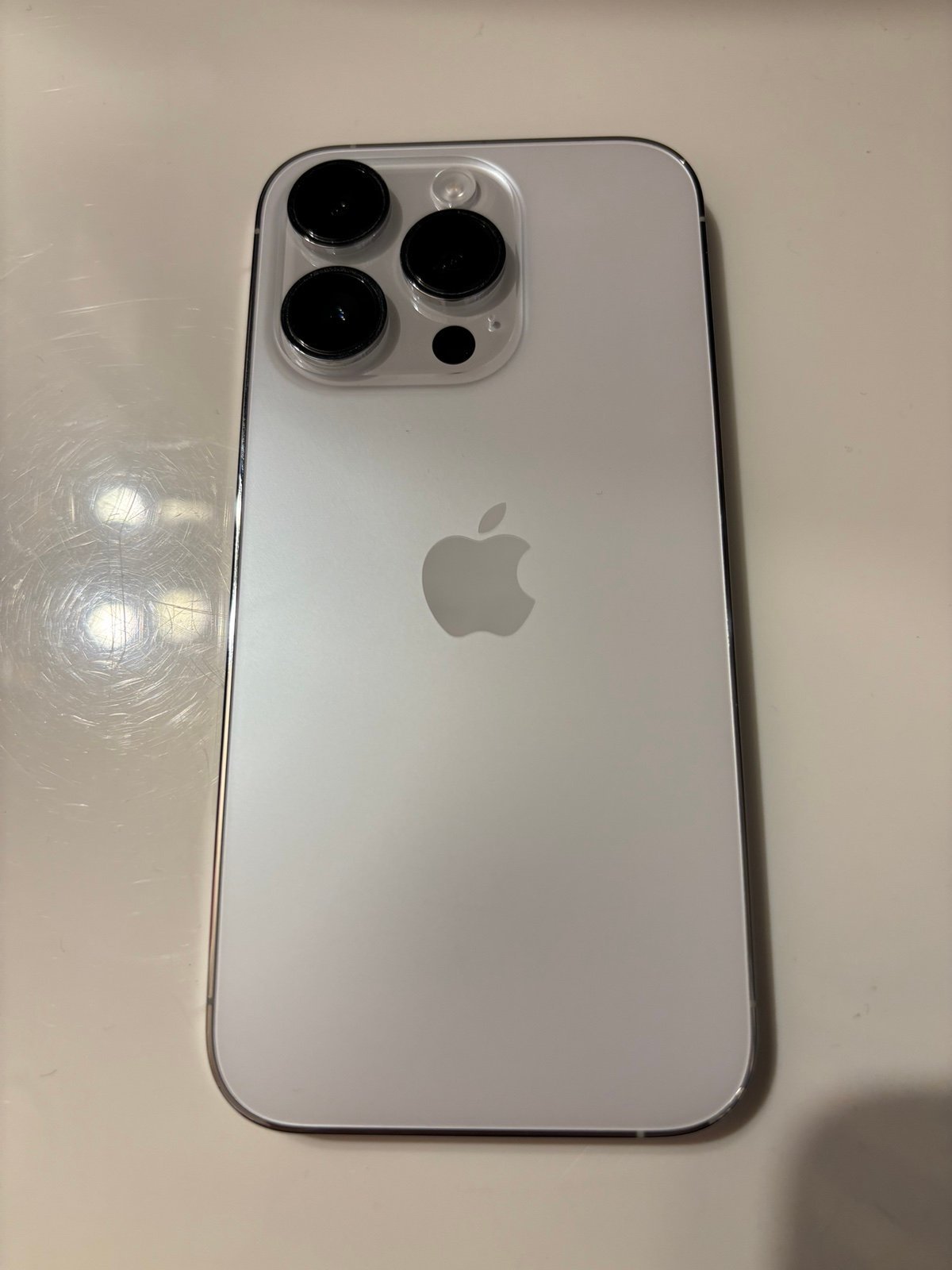 Apple iPhone 14 Pro - 128 GB - Silver (Unlocked) 9L98