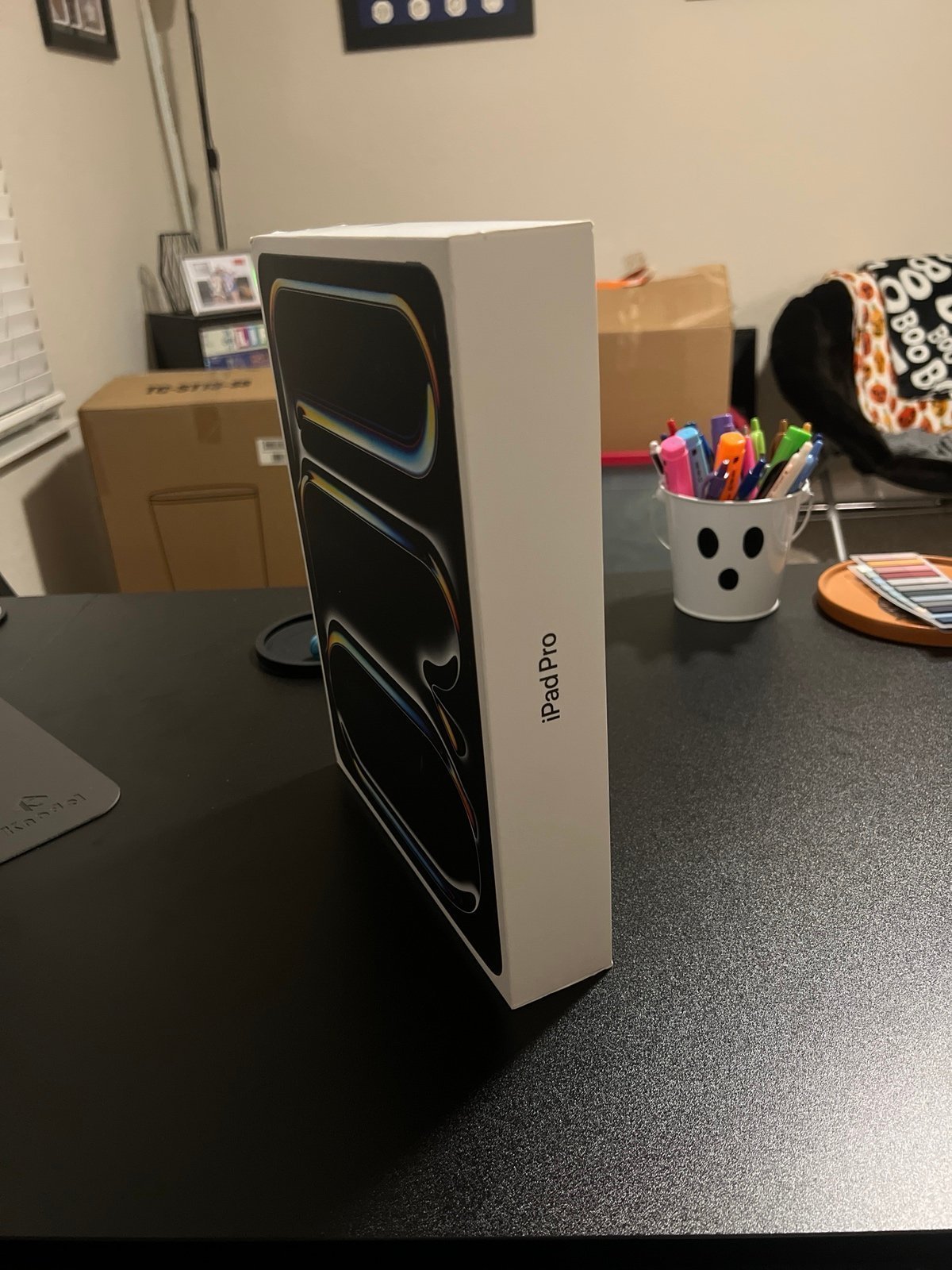 New unopened iPad Pro 13 inch M4 6D79