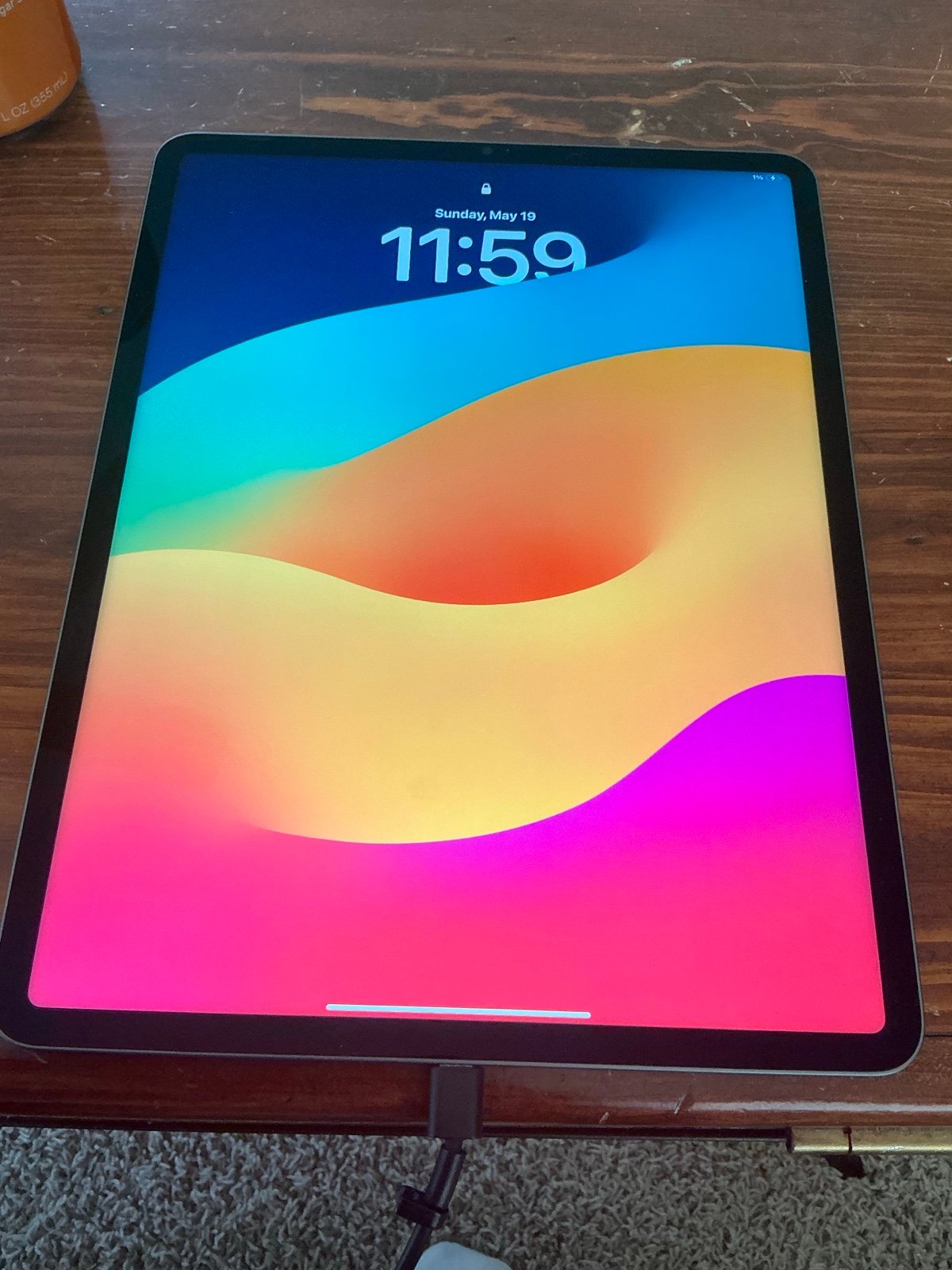 Apple iPad Pro 12.9” WIFI (5th Generation) 256GB w/Case and Original Box 3W26