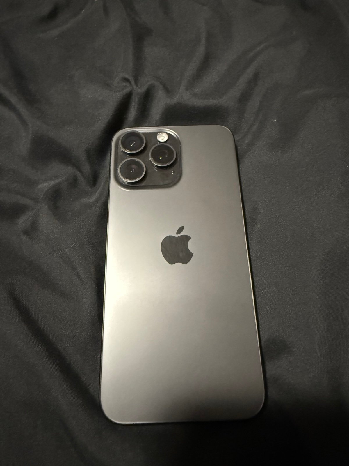 Apple iPhone 15 Pro Max 9Q33