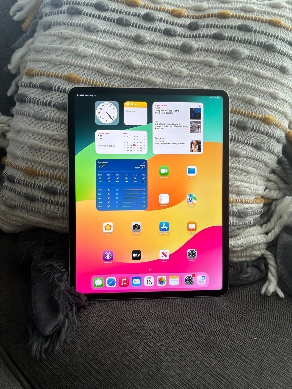 Apple iPad Pro 5th Generation 128 GB in Silver 12.9 5J73