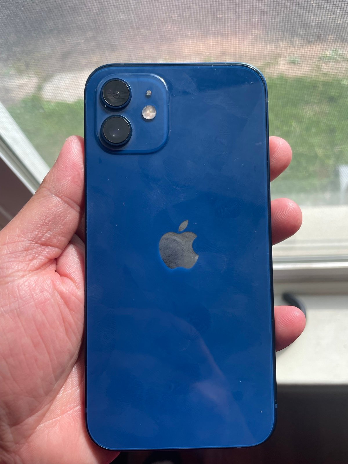 Apple iPhone 12 128gb unlocked in Blue 6B67