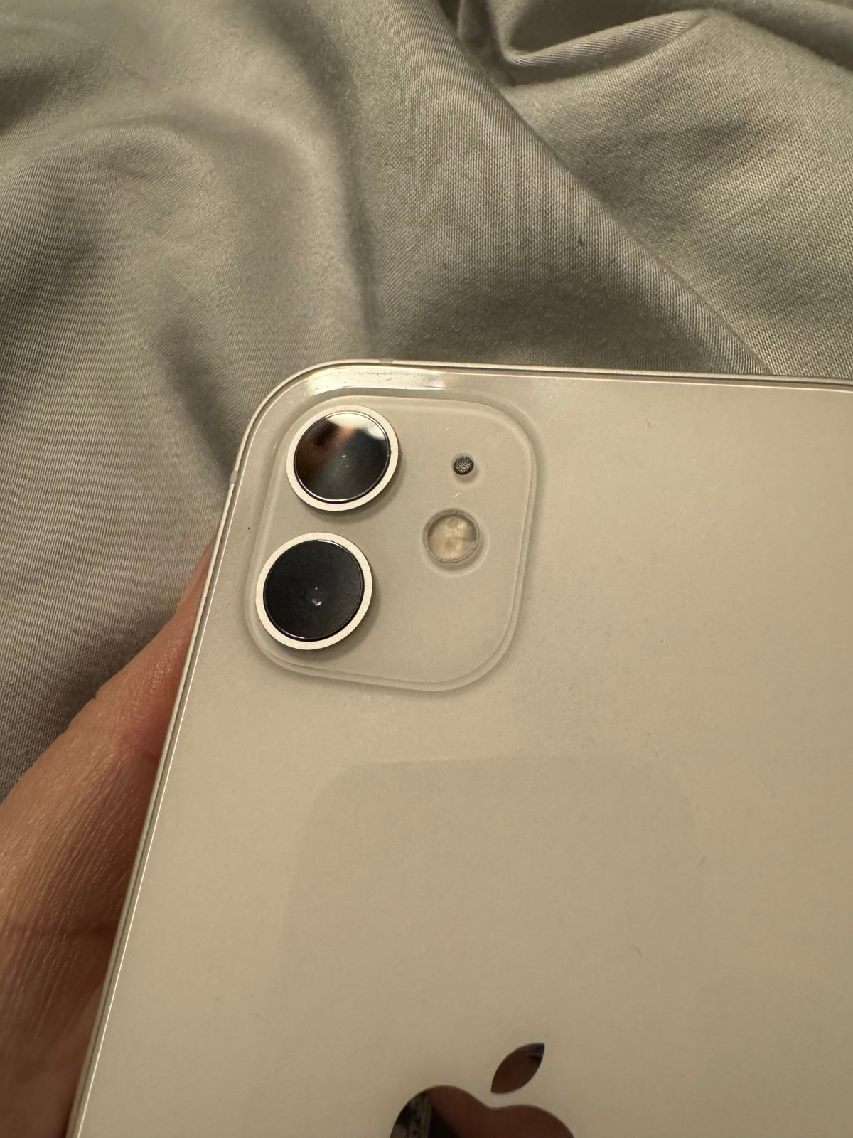 SOLD - Apple iPhone 12 64 GB in White for Unlocked