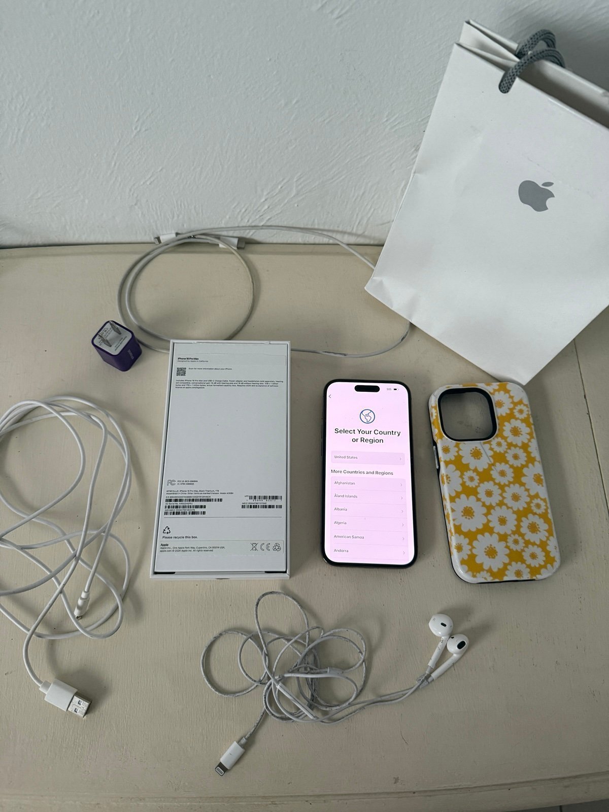 iPhone 14 Pro - 256 GB Unlocked Great Condition - With Accessories 9X37