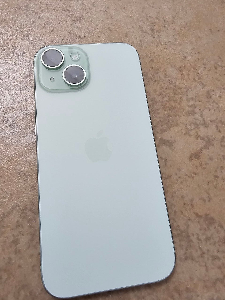 iPhone 15 256GB UNLOCKED 6P88