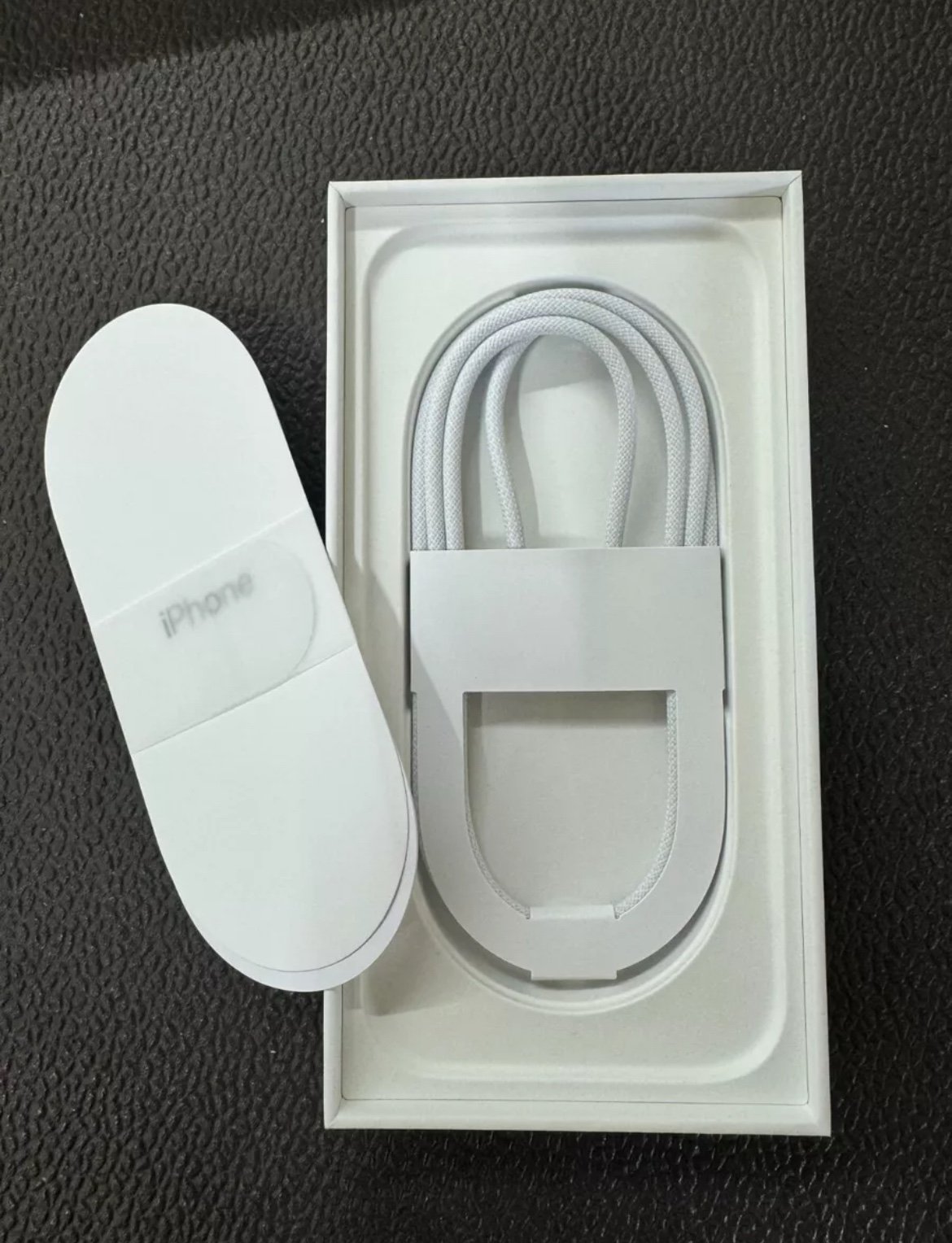 iPhone 16 pro max 5Y76