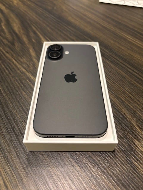 iPhone 16 5J86