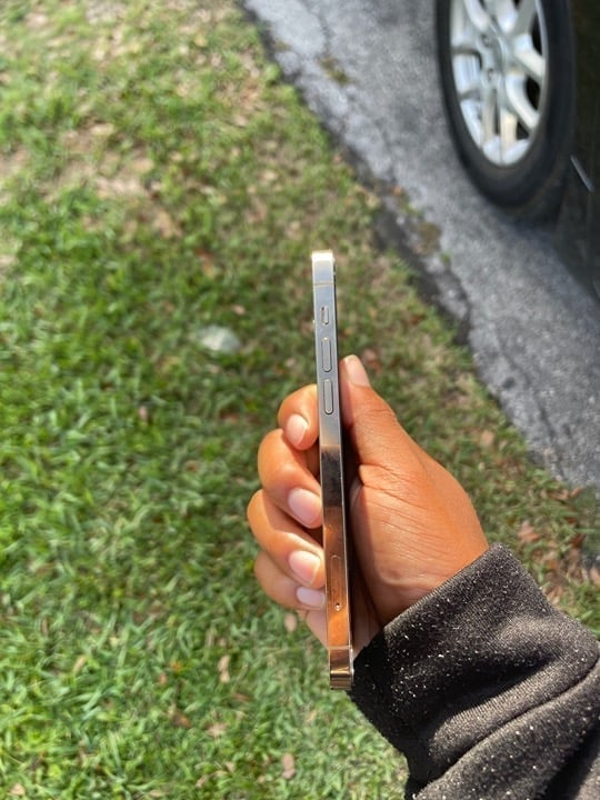 Unlocked Apple iPhone 12 Pro in Gold 2N39