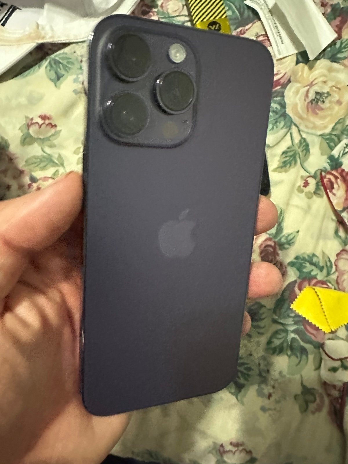 Apple iPhone 14 Pro Max 256gig UNLOCKED Beautiful Deep Purple LIKE NEW 8V83