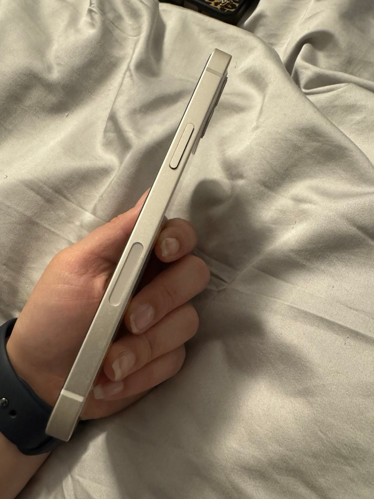 Apple iPhone 12 64 GB in White for Unlocked 6Y56