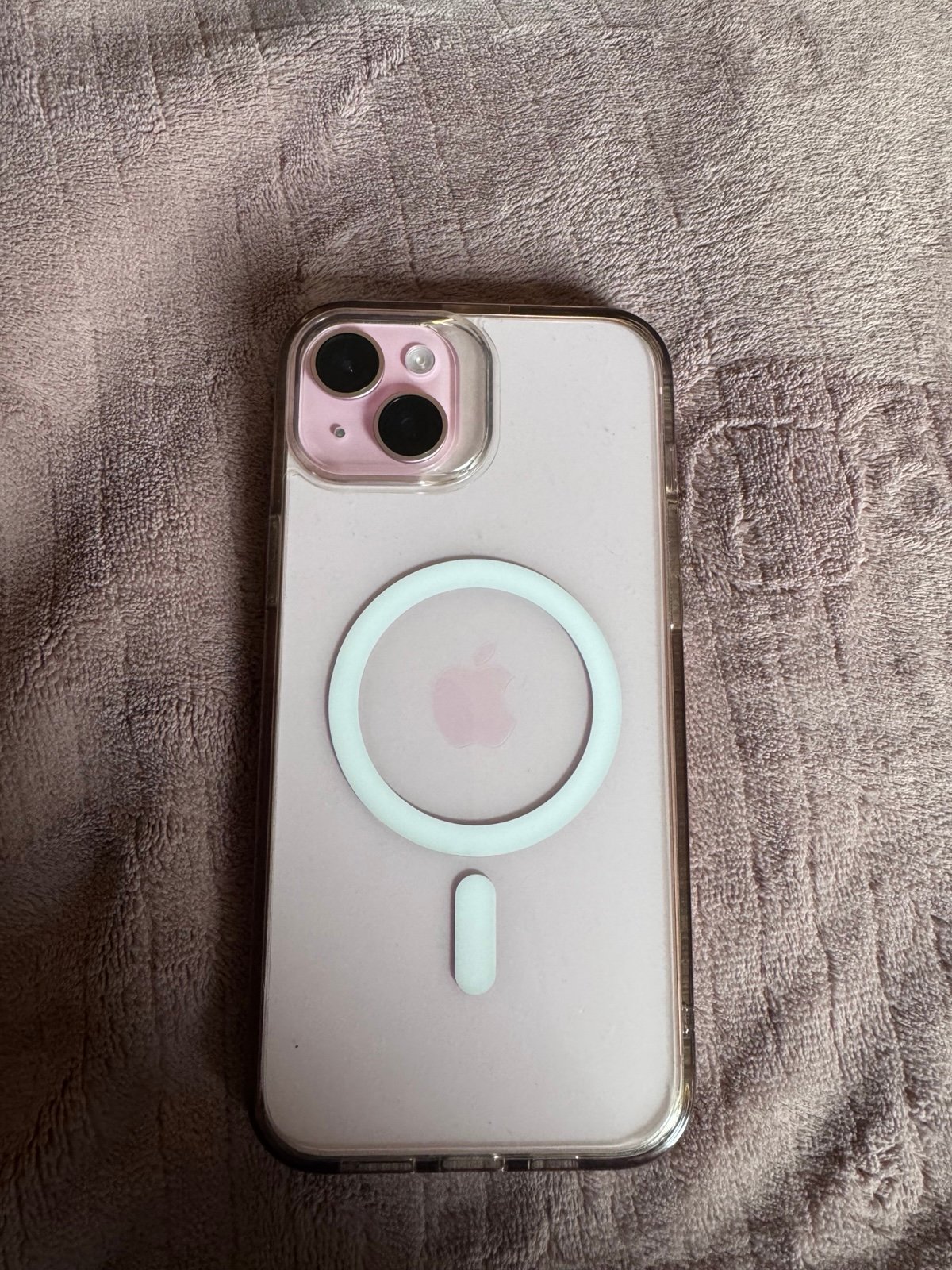 iPhone 15 plus pink 7M56