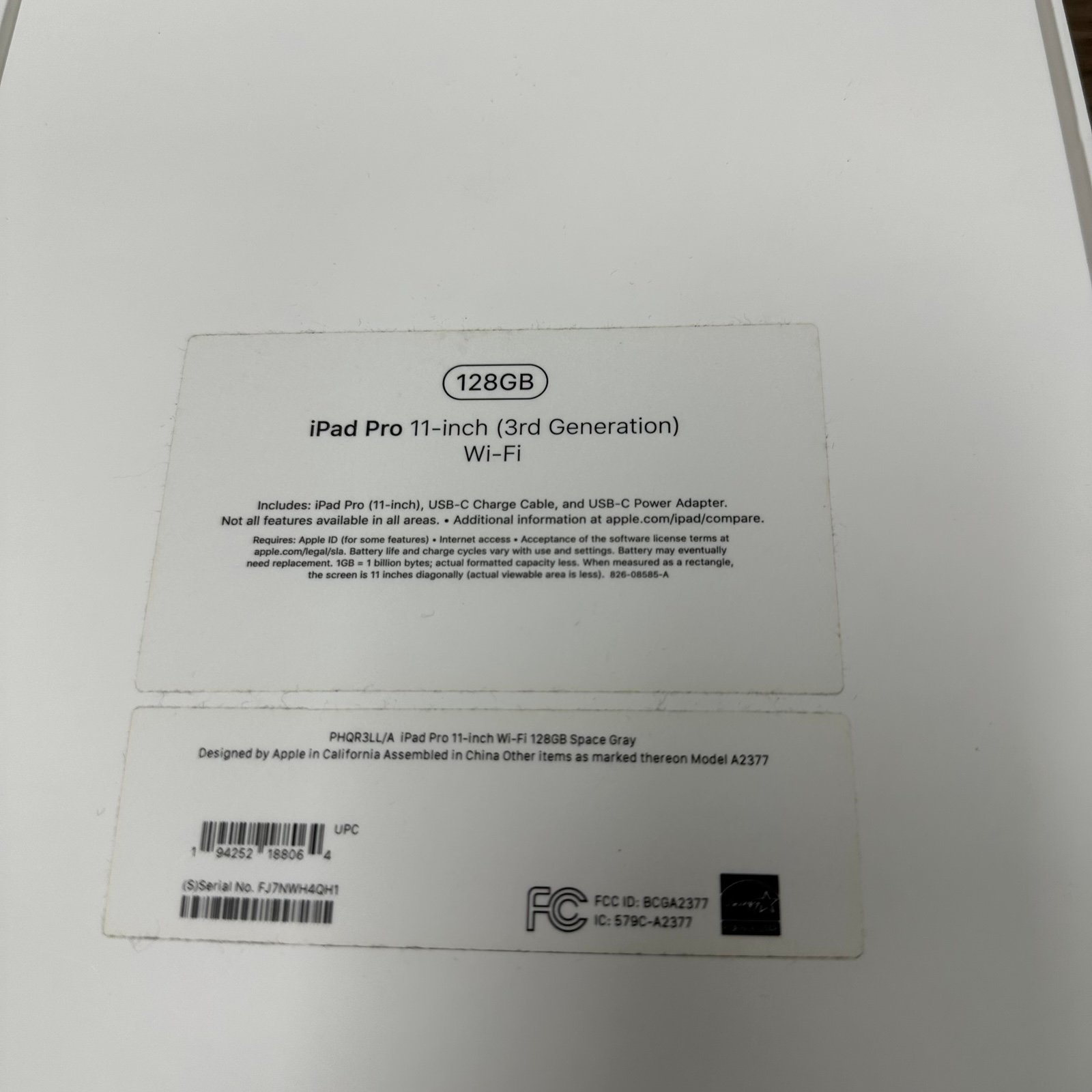 iPad Pro 11-inch 3rd Gen 128GB WiFi with Pen and accessories 3K13