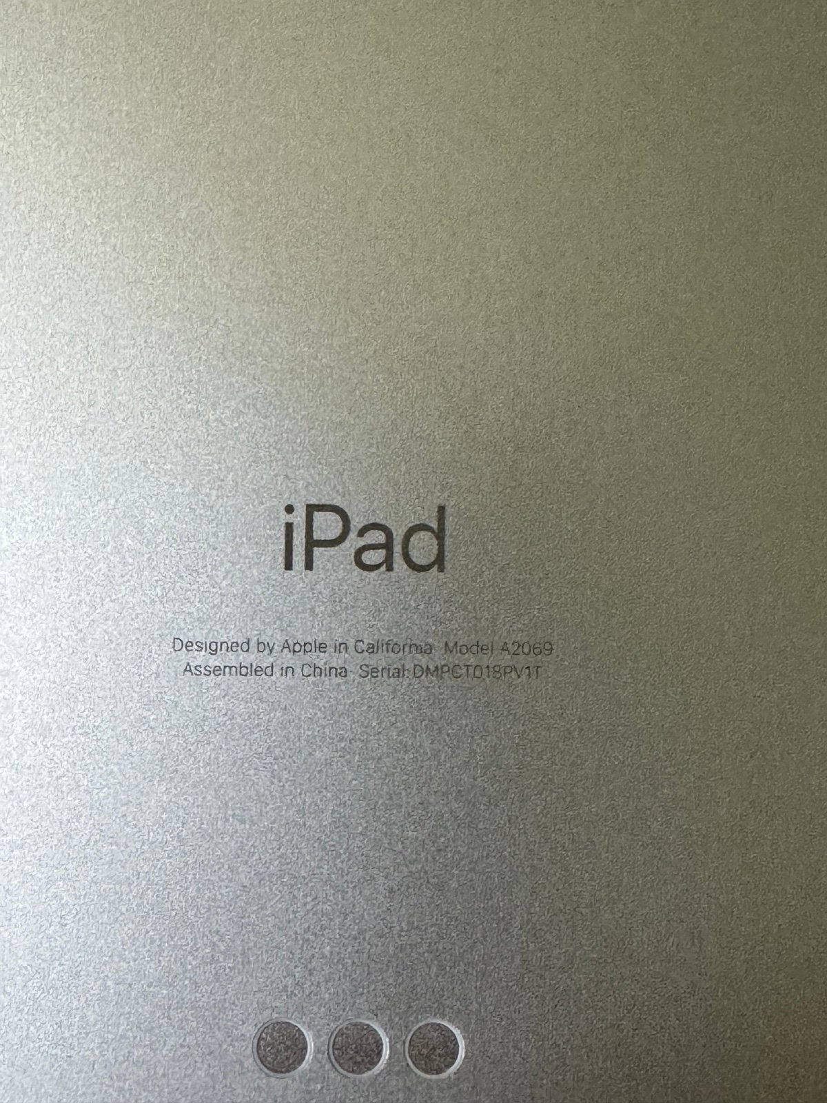 Apple 4th gen iPad Pro 12.9 cellular 1O27