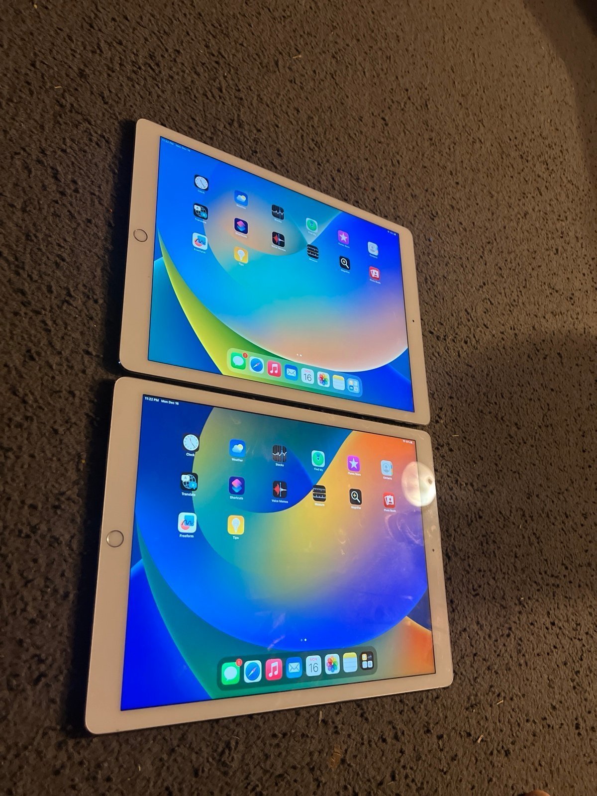 10 Apple iPads pro 12.9 inch 128GB 3L69