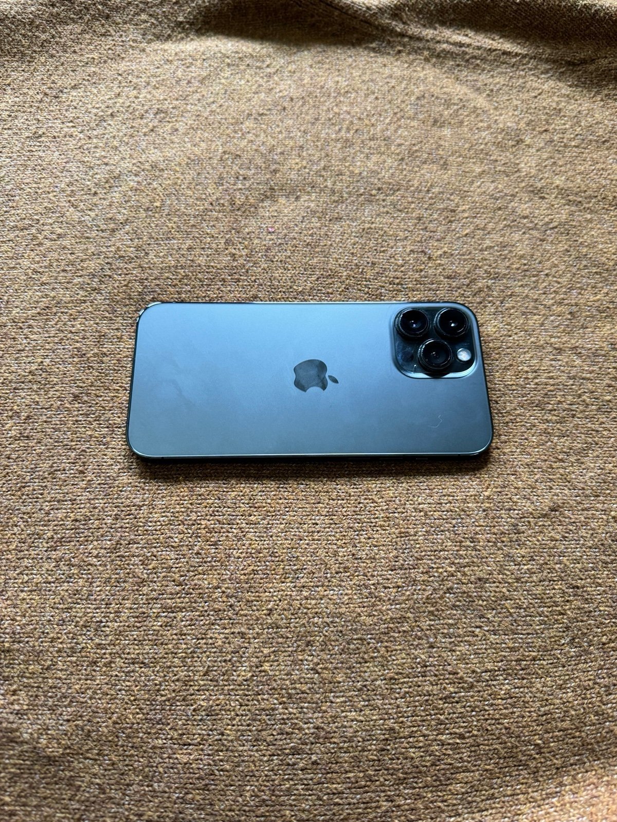 iPhone 13 Pro Max 8B57