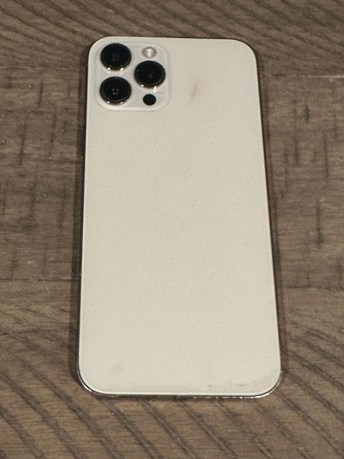 IPhone 12 Pro Max 128GB Gold Unlocked and Factory Reset 8V77