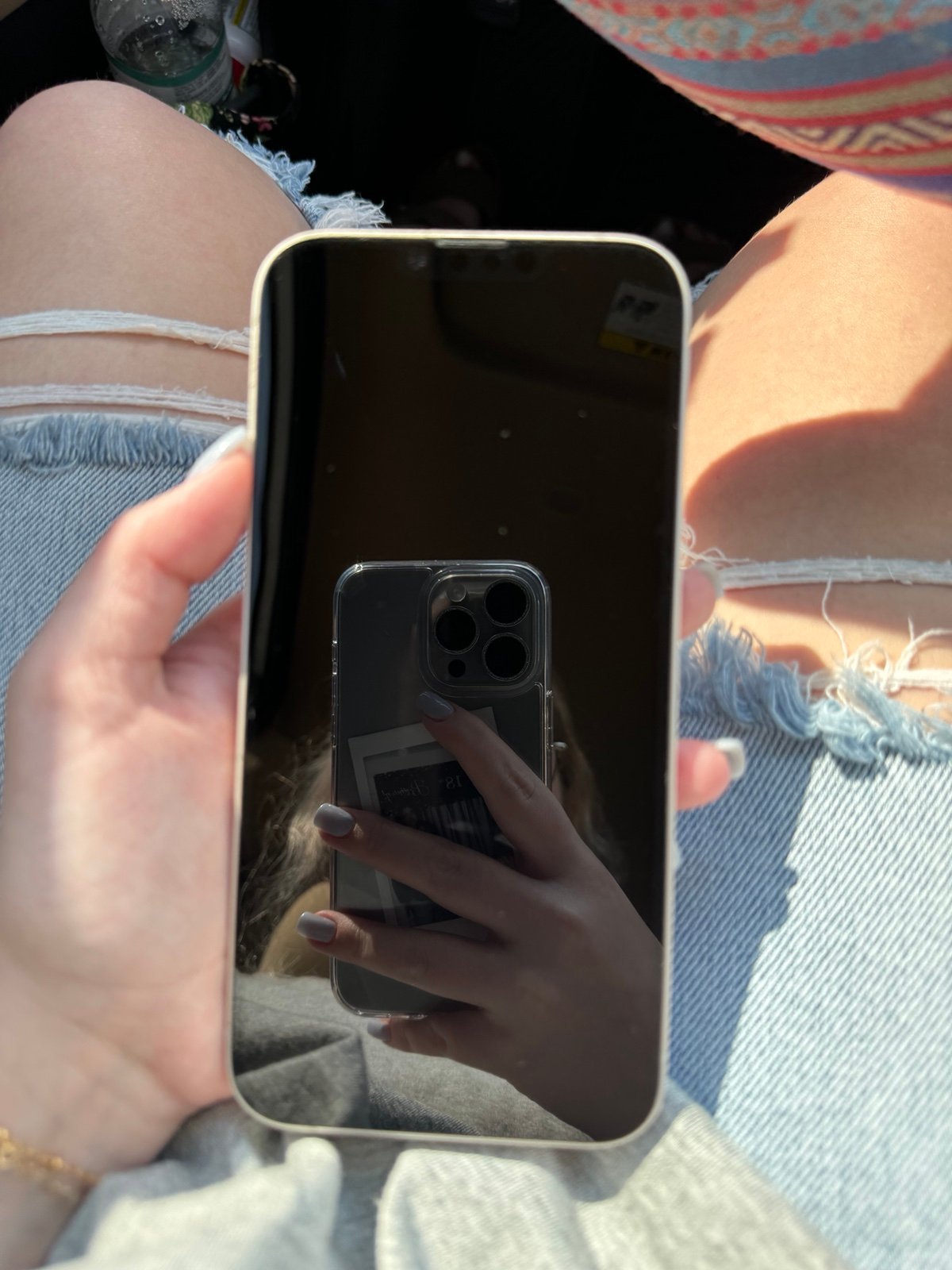 White iPhone 14 plus 1K26