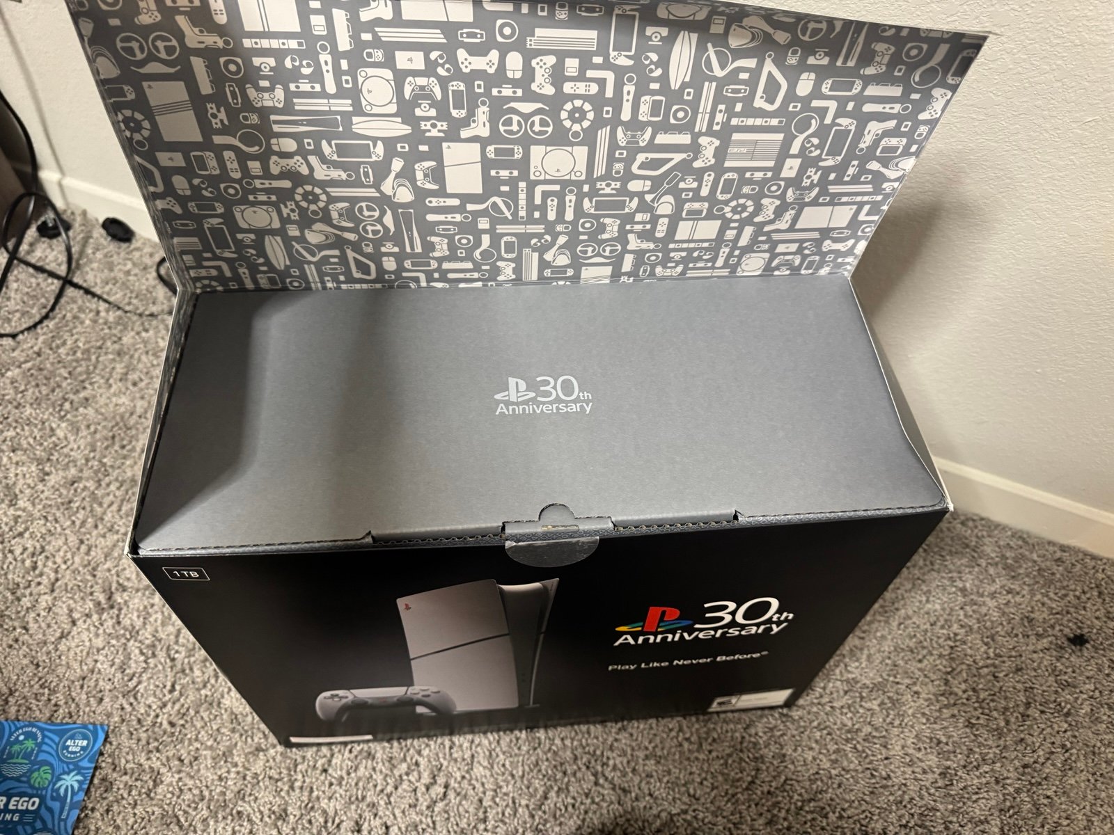 PlayStation 5 30th anniversary limited edition 2M86