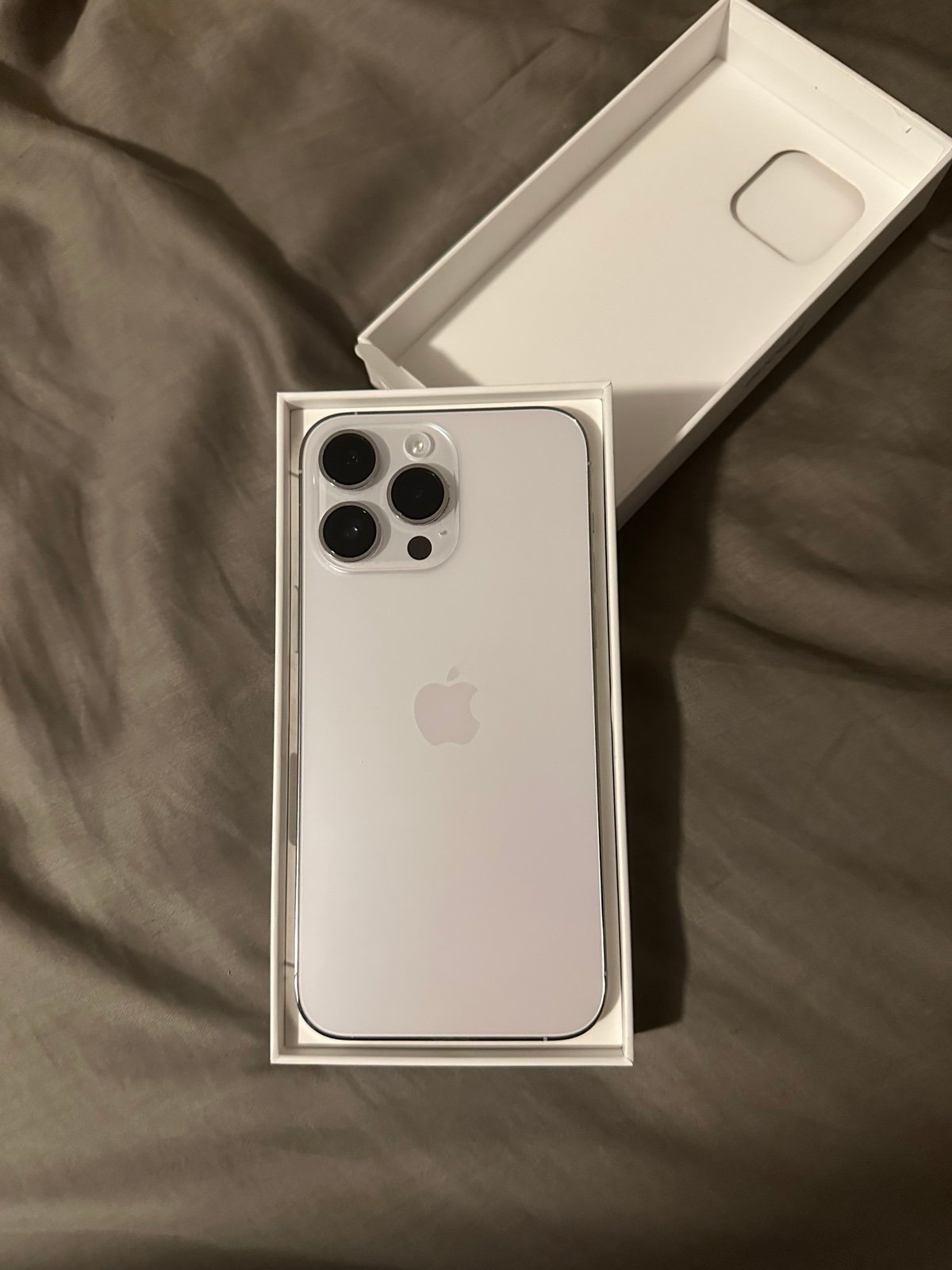 iPhone 14 pro max phone unlocked 2X17