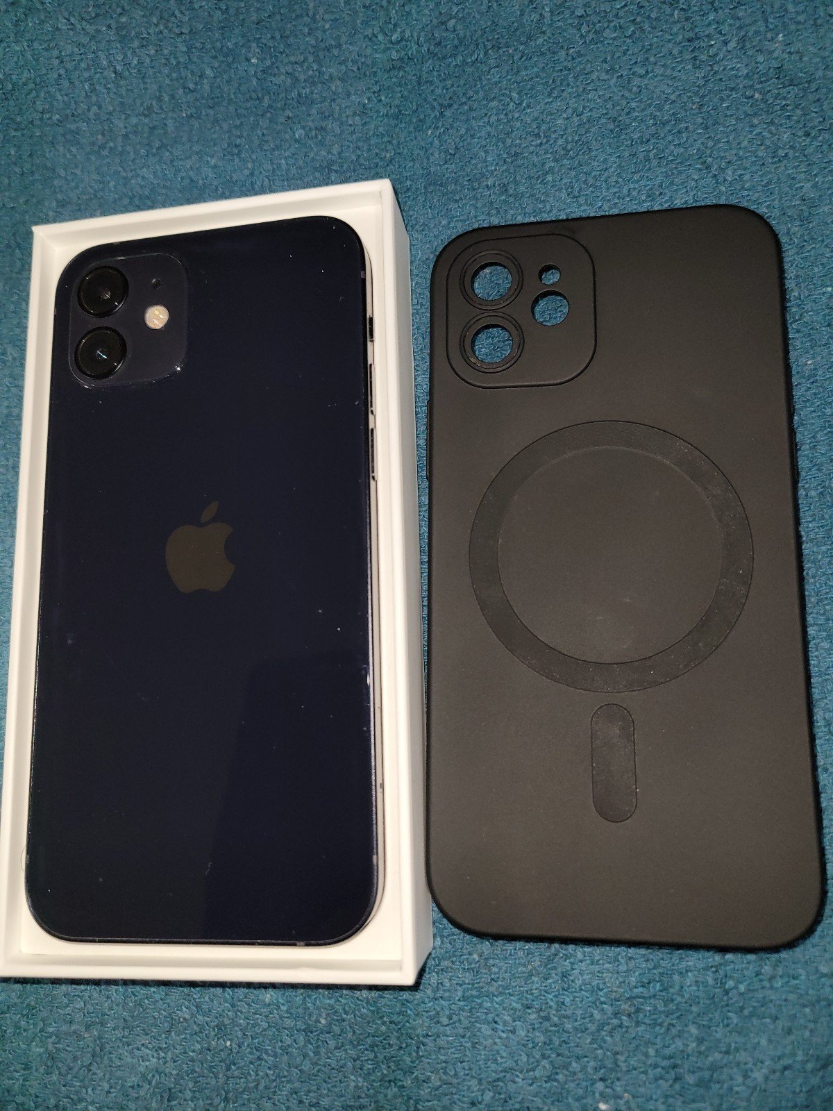 Apple iPhone 12 64 gb unlocked 8C98