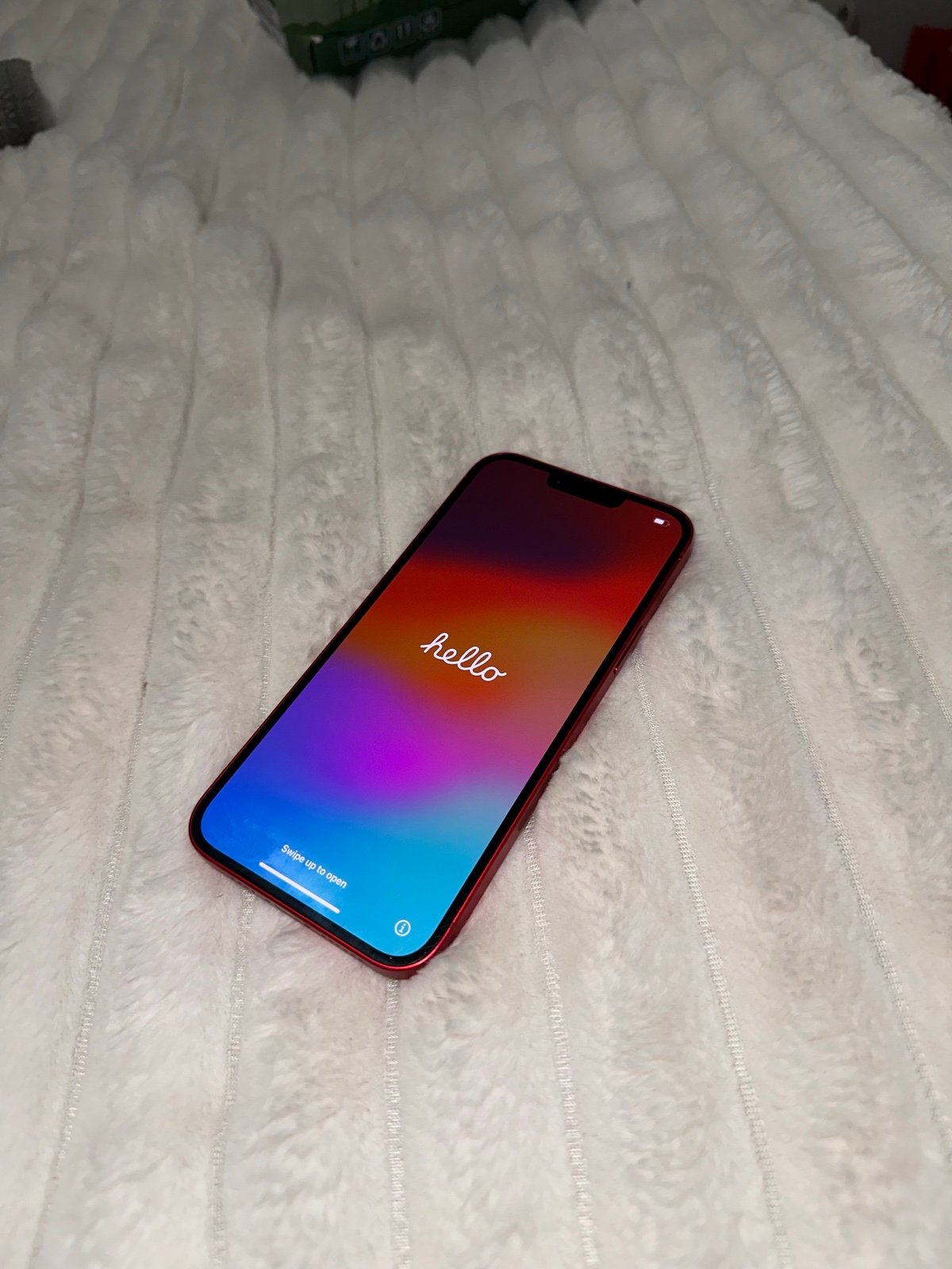 Red Iphone 14 Plus 8L88