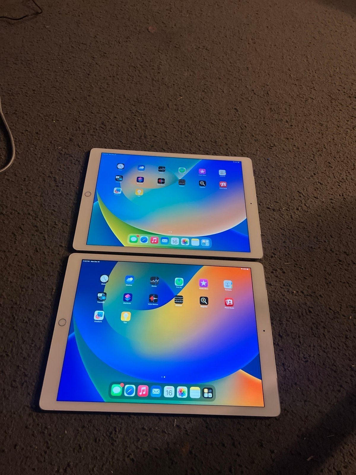 10 Apple iPads pro 12.9 inch 128GB 3L69