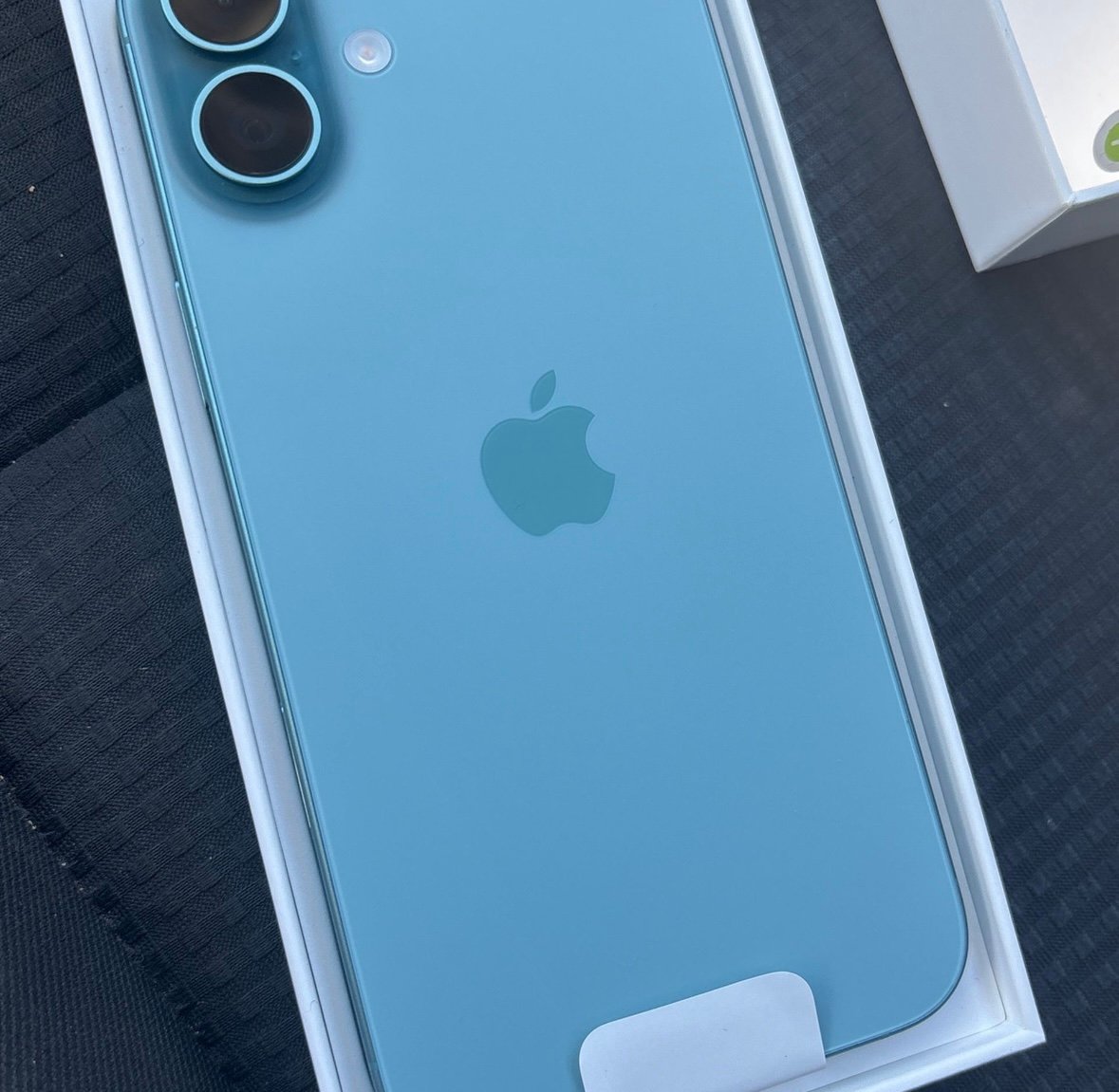 Apple iPhone 16 plus 3B51