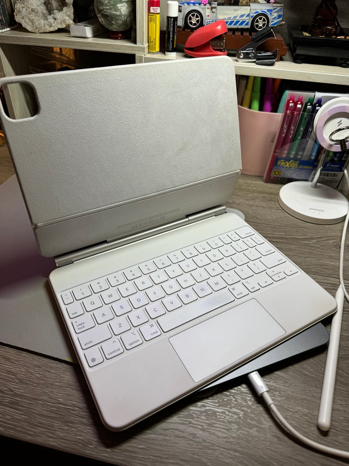 ipad pro 11 inch 4th generation bundle with Magic Keyboard and Apple Pencil 8R79